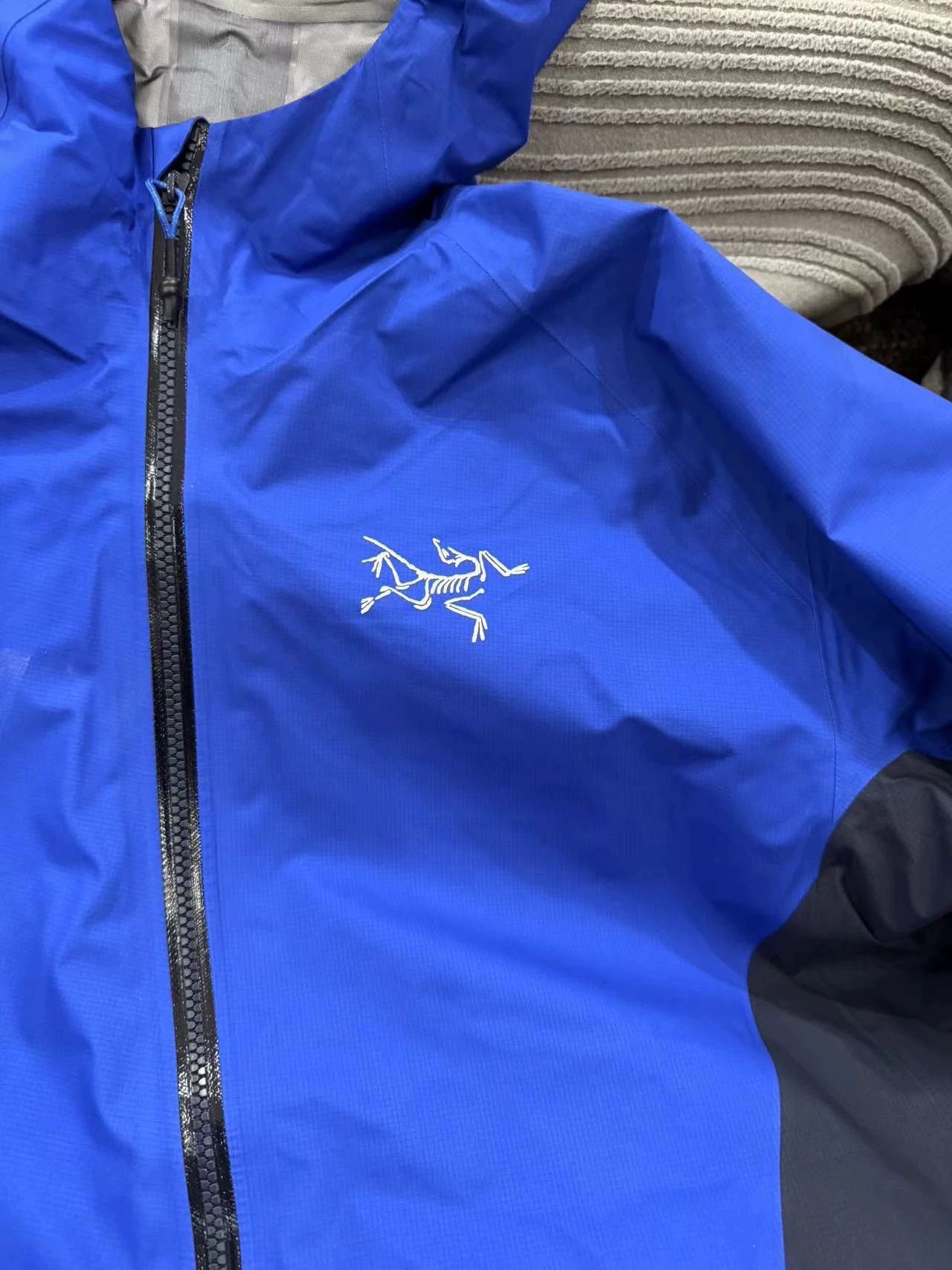 Arc'teryx Blue Hooded Rain Jacket Size S Size US S / EU 44-46 / 1 - 3 Thumbnail