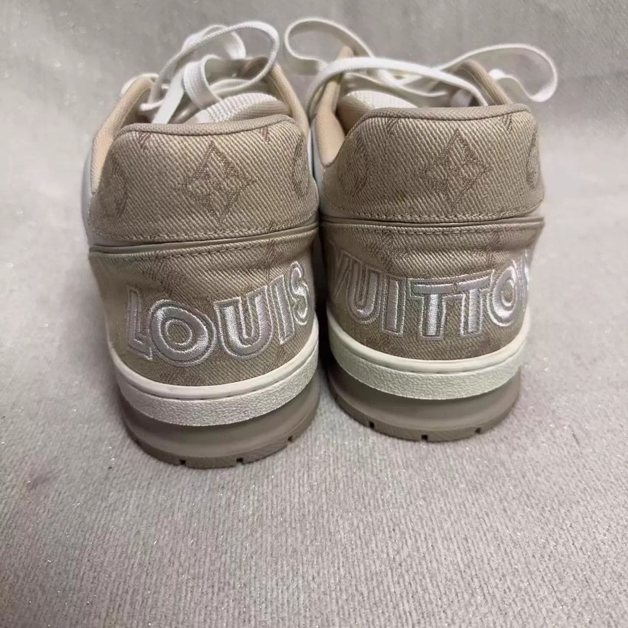 Louis Vuitton Beige Low-Top Sneakers Size 9 Size US 9 / EU 42 - 3 Thumbnail