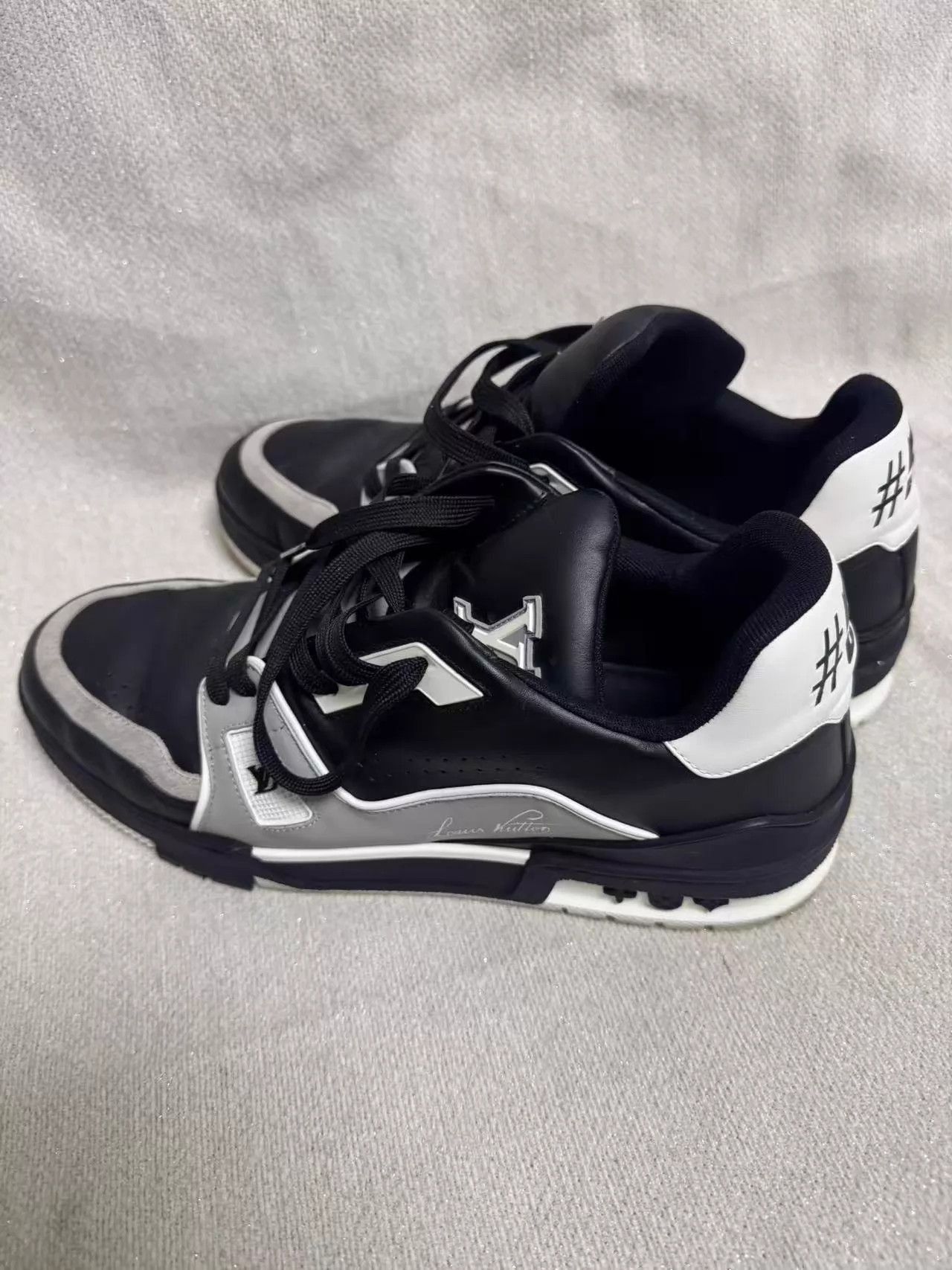Louis Vuitton Black High-Top Sneakers with Silver Accents Size US 9 / EU 42 - 2 Thumbnail