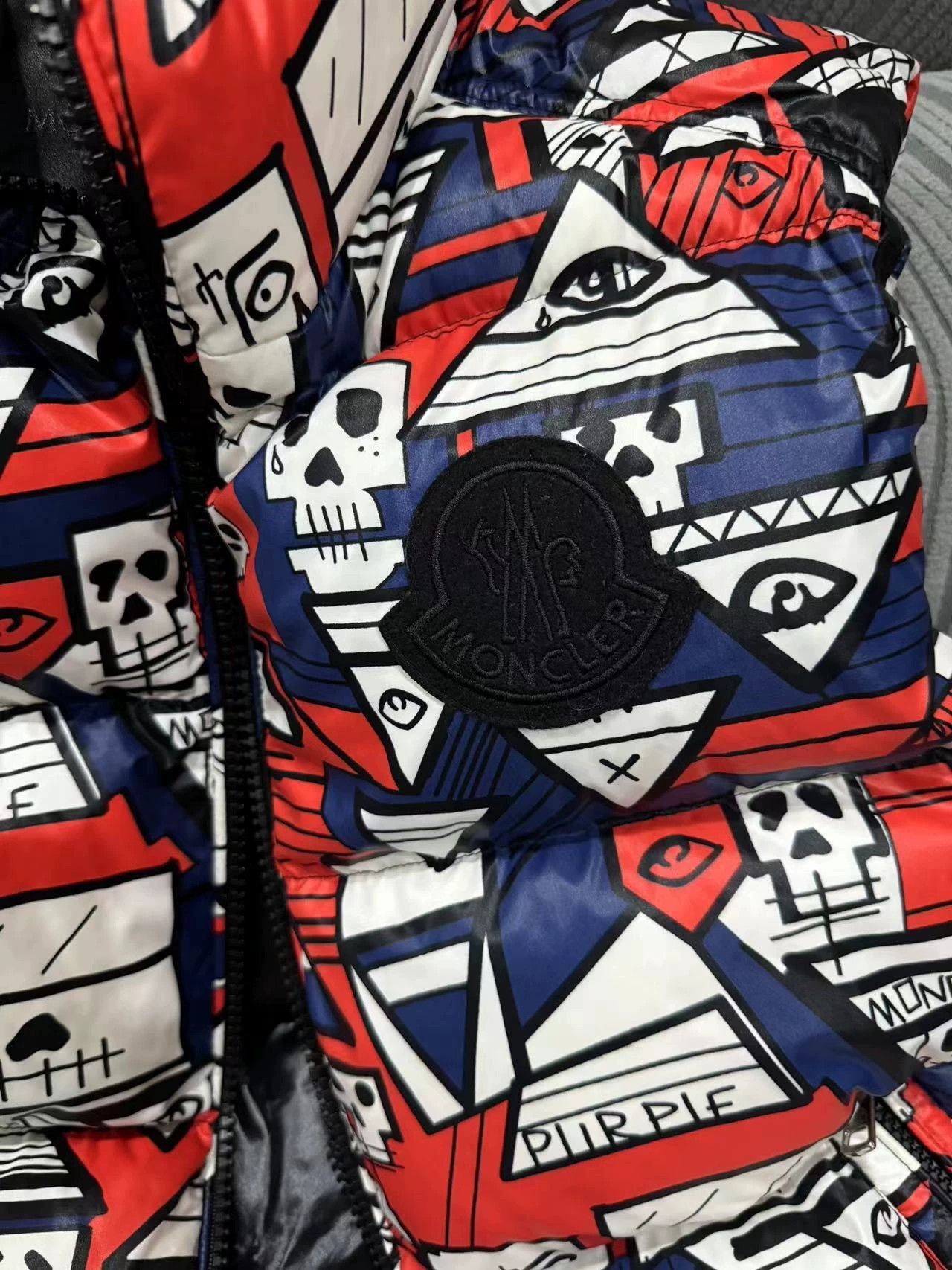 Moncler Multi-Print Puffer Vest - Size M Size US M / EU 48-50 / 2 - 2 Thumbnail