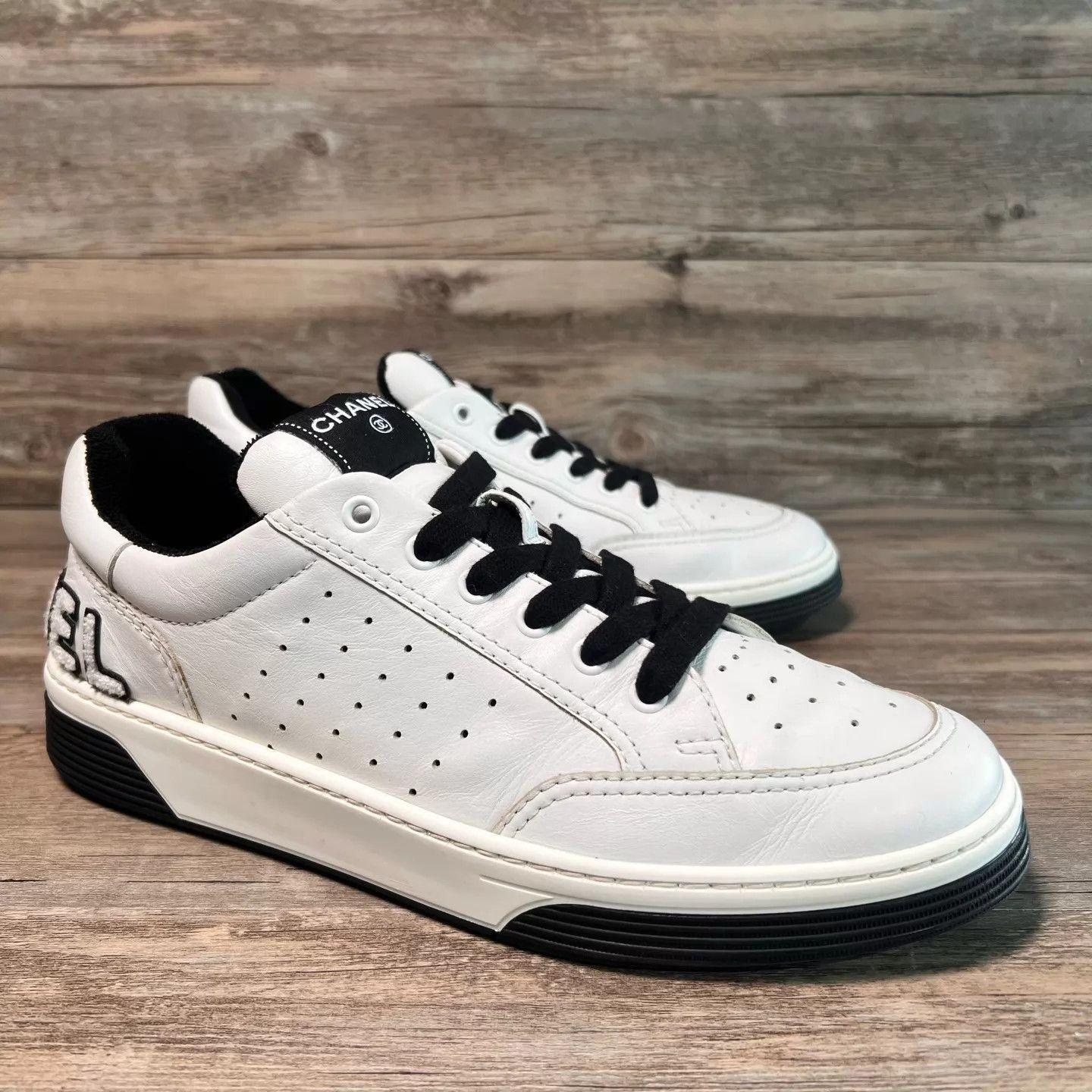 Chanel White Lowtop Sneakers with Black Laces Size US 10 / EU 43 - 2 Thumbnail