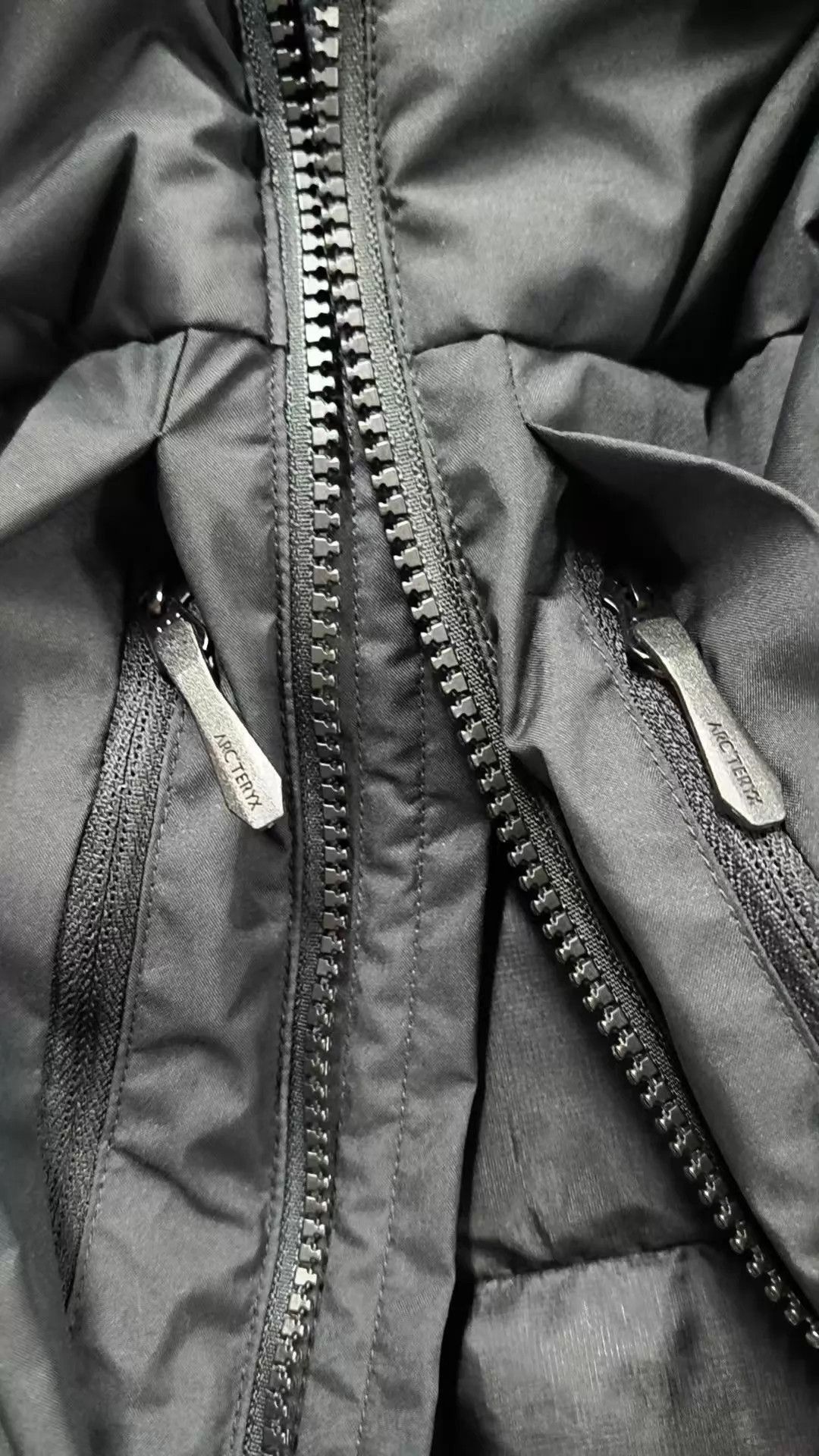 Arc'teryx Black Hooded Puffer Jacket Size M Size US M / EU 48-50 / 2 - 9 Thumbnail