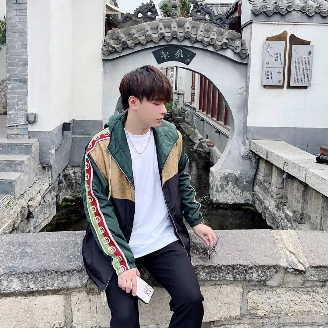 Gucci Multi Color Hooded Jacket with Striped Sleeves Size US S / EU 44-46 / 1 - 7 Thumbnail