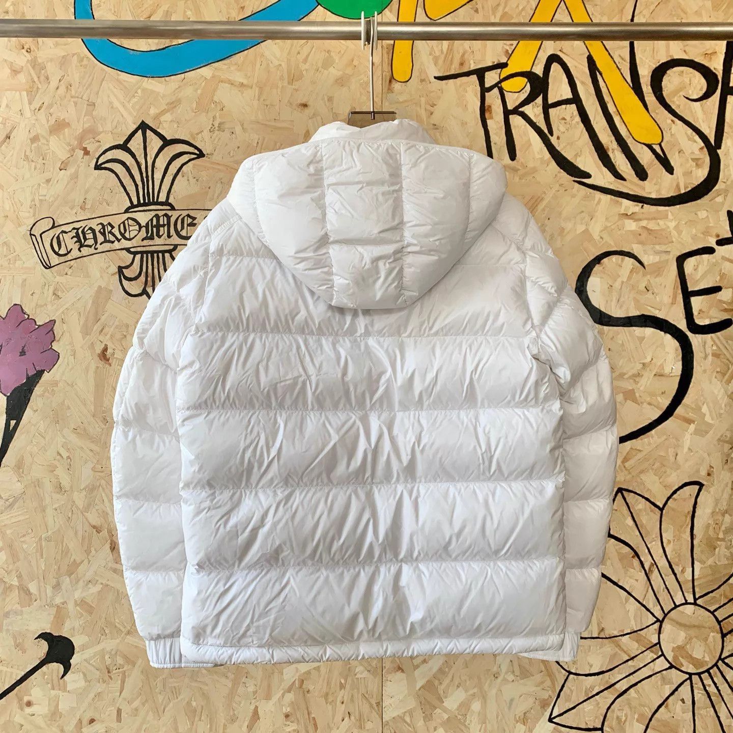 Moncler White Puffer Jacket with Hood - Size M Size US M / EU 48-50 / 2 - 4 Thumbnail
