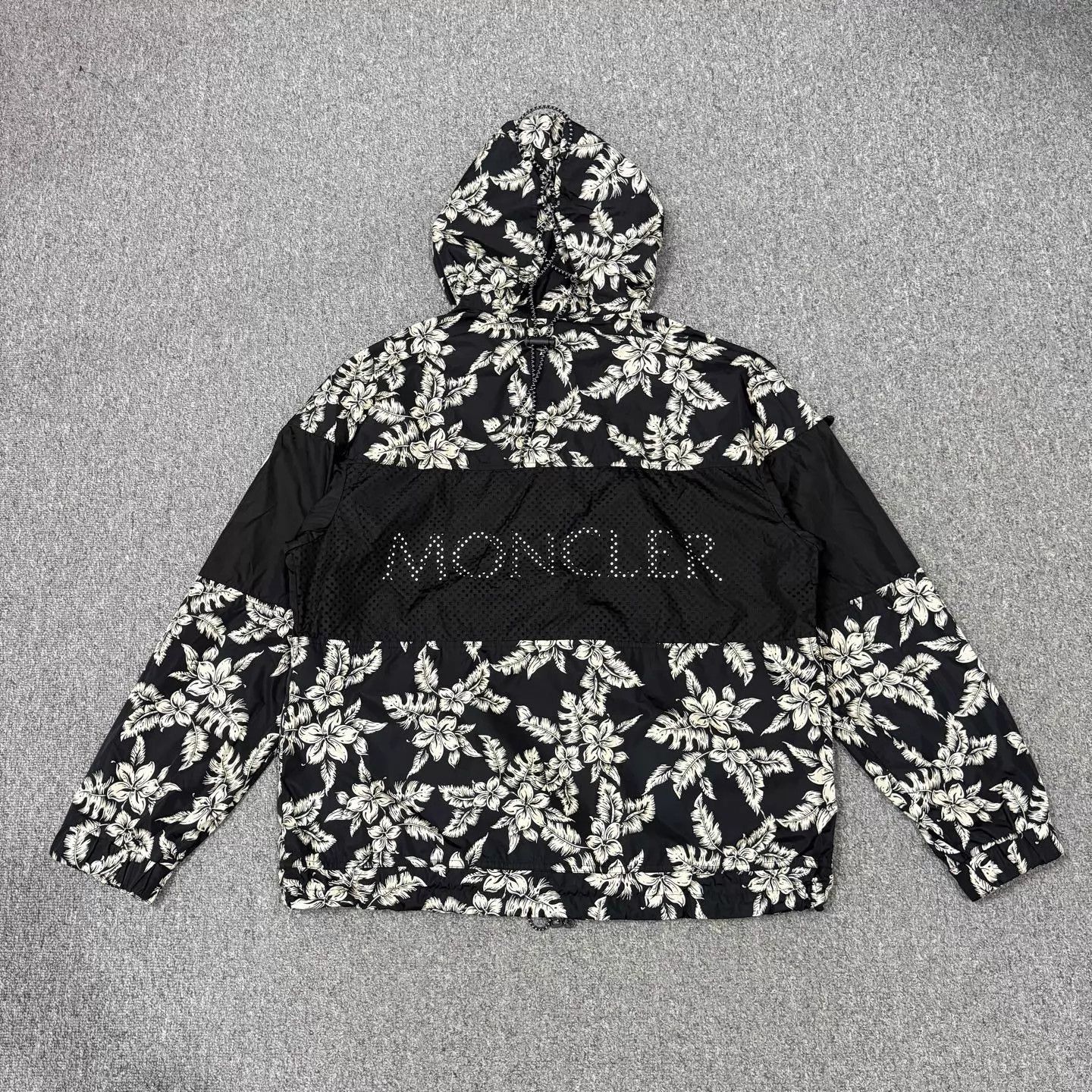 Moncler Hooded Floral Print Light Jacket Size US XL / EU 56 / 4 - 2 Thumbnail