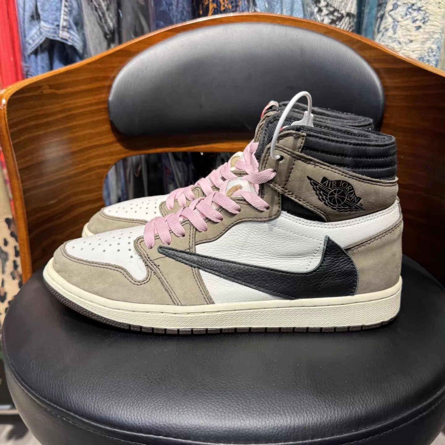 Travis Scott Multi-Color High-Top Sneakers Size 10 Size US 10 / EU 43 - 6 Thumbnail