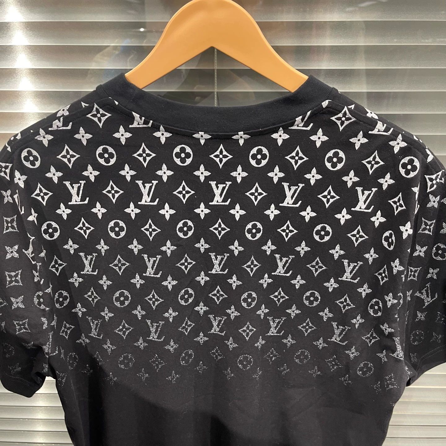 Louis Vuitton Black Short Sleeve Patterned T-Shirt Size US S / EU 44-46 / 1 - 5 Thumbnail