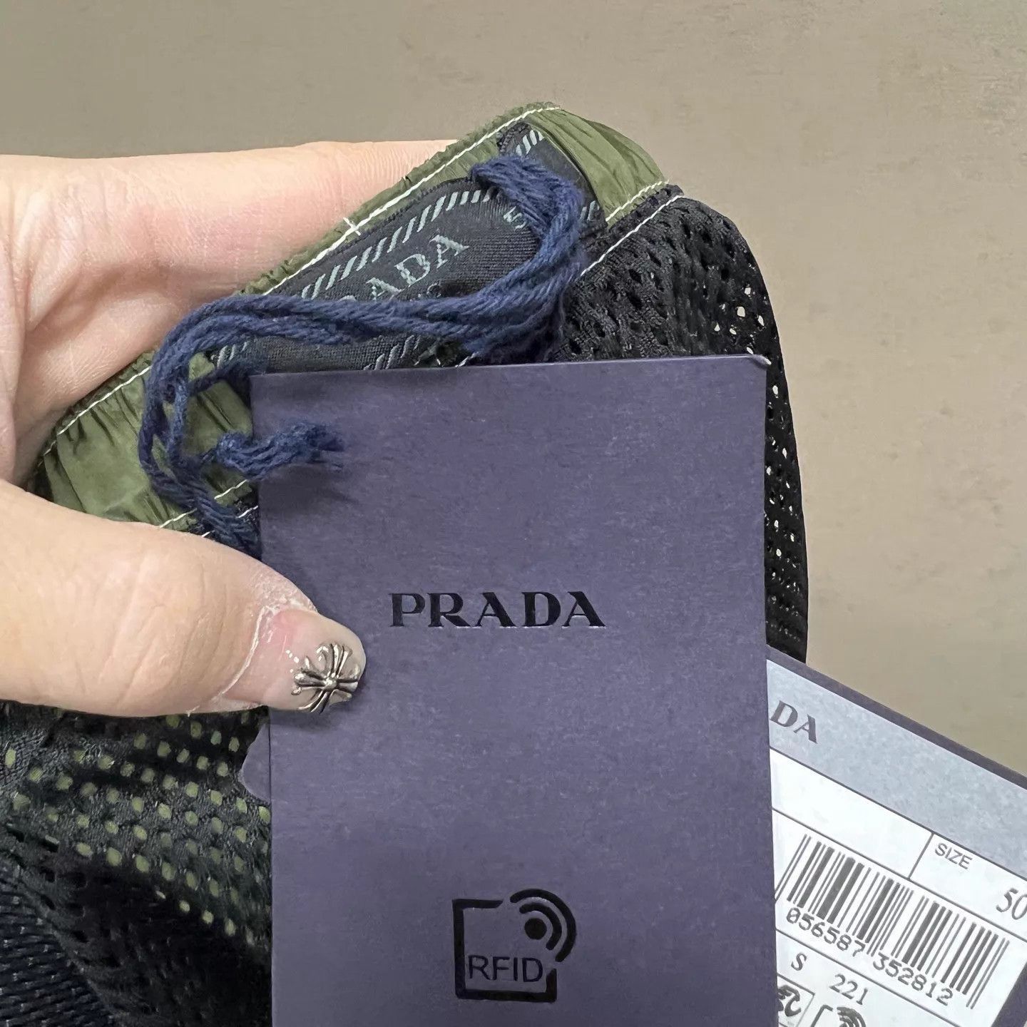 Prada Green Shorts with White Stitching - Size 34 Size US 34 / EU 50 - 5 Thumbnail