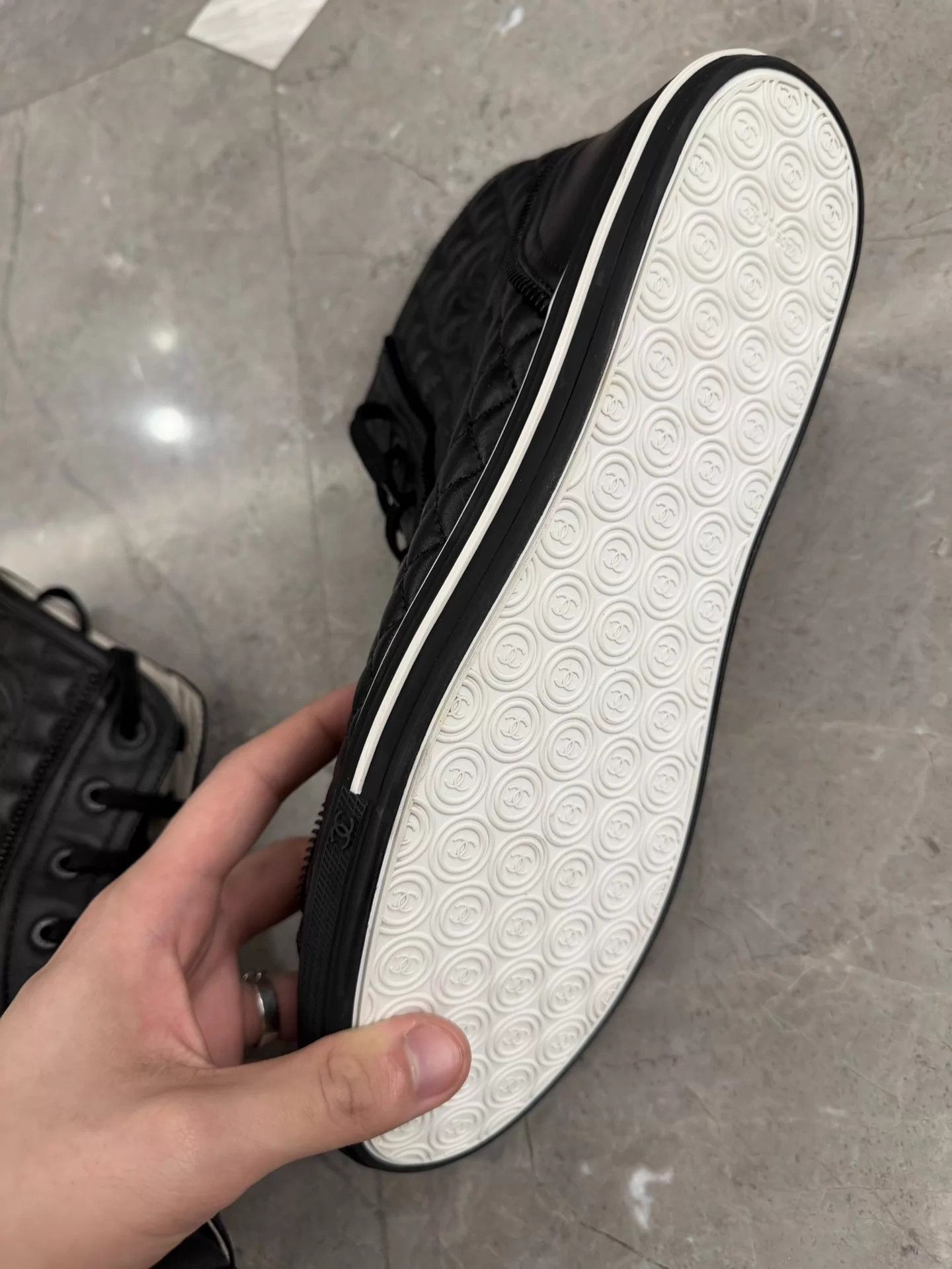Chanel Black Quilted High-Top Sneakers Size 10 Size US 10 / EU 43 - 5 Thumbnail