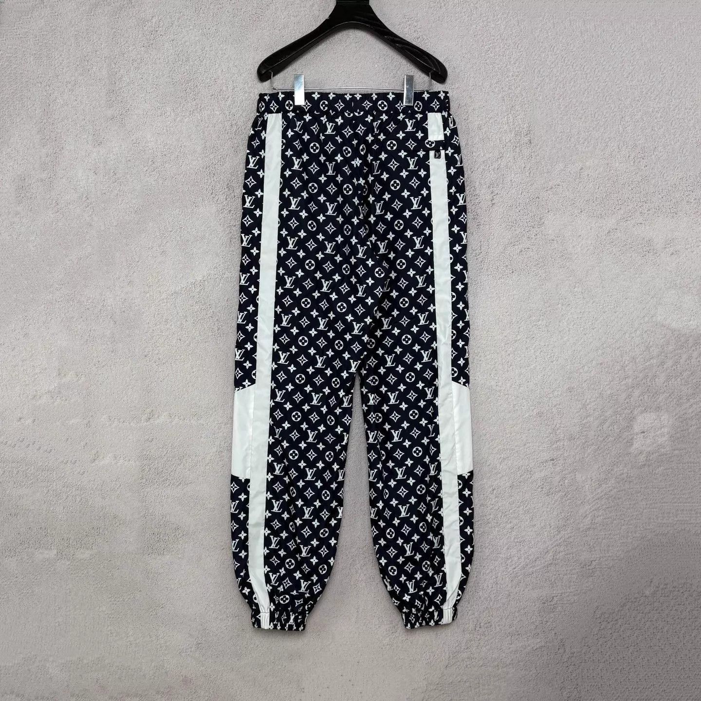 Louis Vuitton Multi Pattern Casual Jogger Pants Size US 34 / EU 50 - 2 Thumbnail