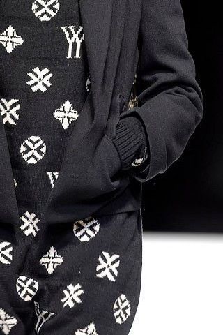 Yohji Yamamoto Yohji Yamamoto 07FW LV Parody Sweater Size M / US 6-8 / IT 42-44 - 8 Thumbnail