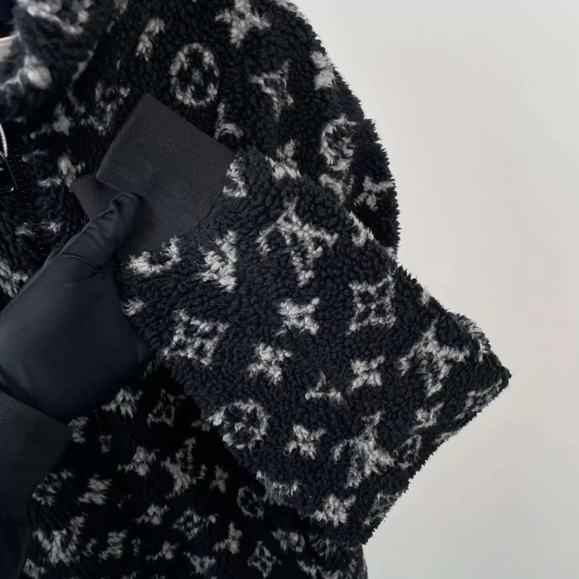 Louis Vuitton Black Patterned Fleece Bomber Jacket XS Size US XS / EU 42 / 0 - 9 Thumbnail