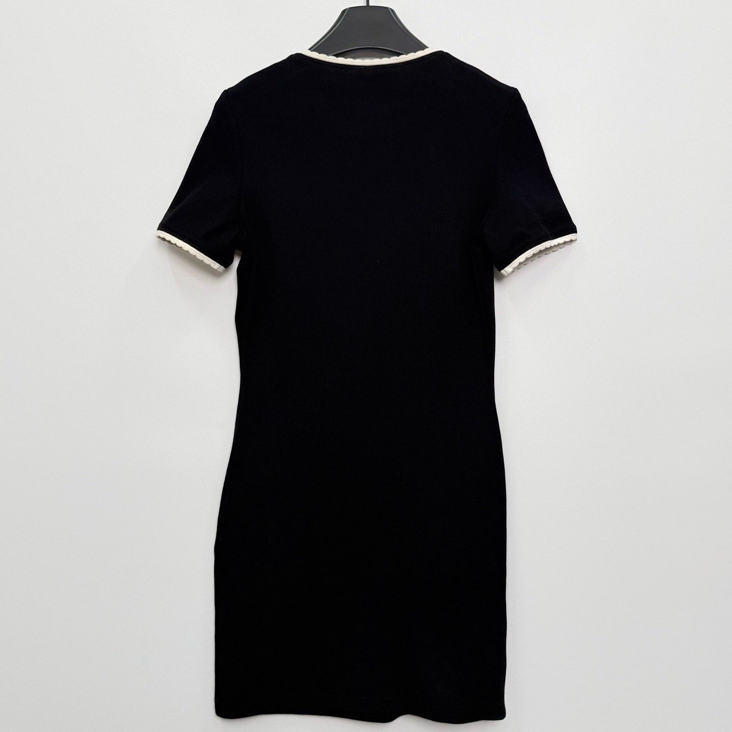 Miu Miu MIU MIU Solid Logo Letter Patch Short-Sleeve Dress Size M / US 6-8 / IT 42-44 - 3 Thumbnail