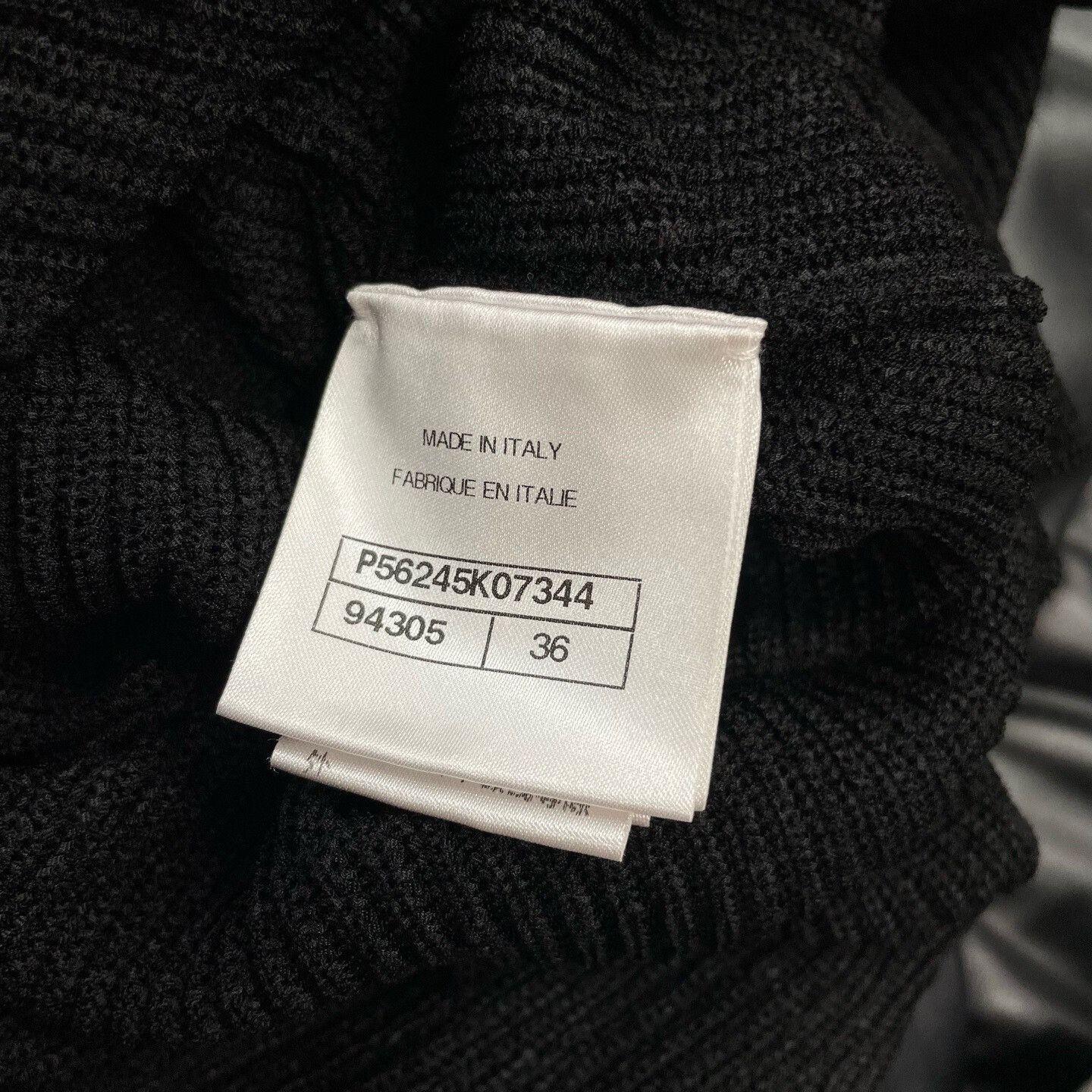 Chanel Chanel Black V-Neck Short-Sleeve Knit Dress Size XS / US 0-2 / IT 36-38 - 5 Thumbnail