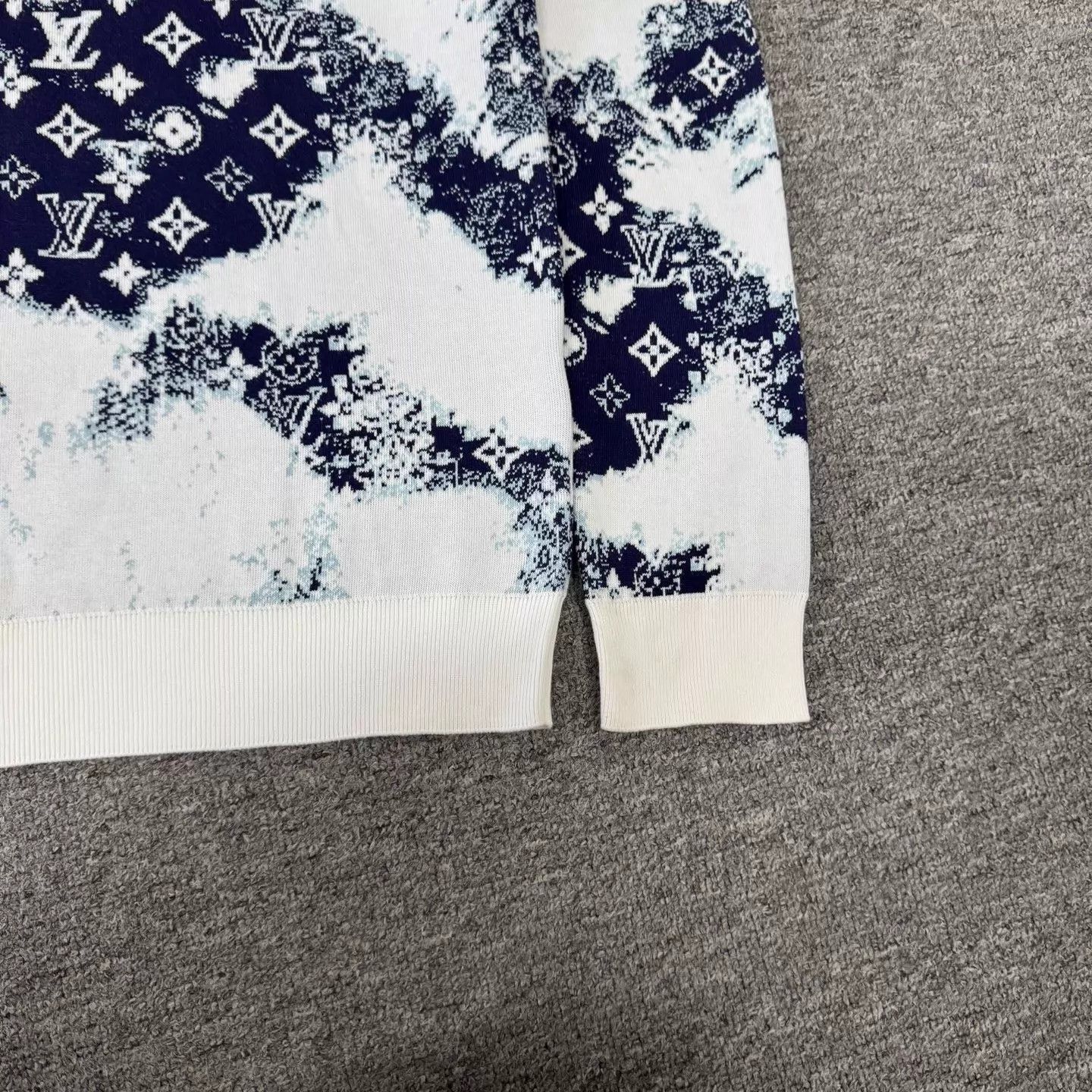 Louis Vuitton Multi Pattern Long Sleeve Crew Neck Sweatshirt M Size US M / EU 48-50 / 2 - 4 Thumbnail