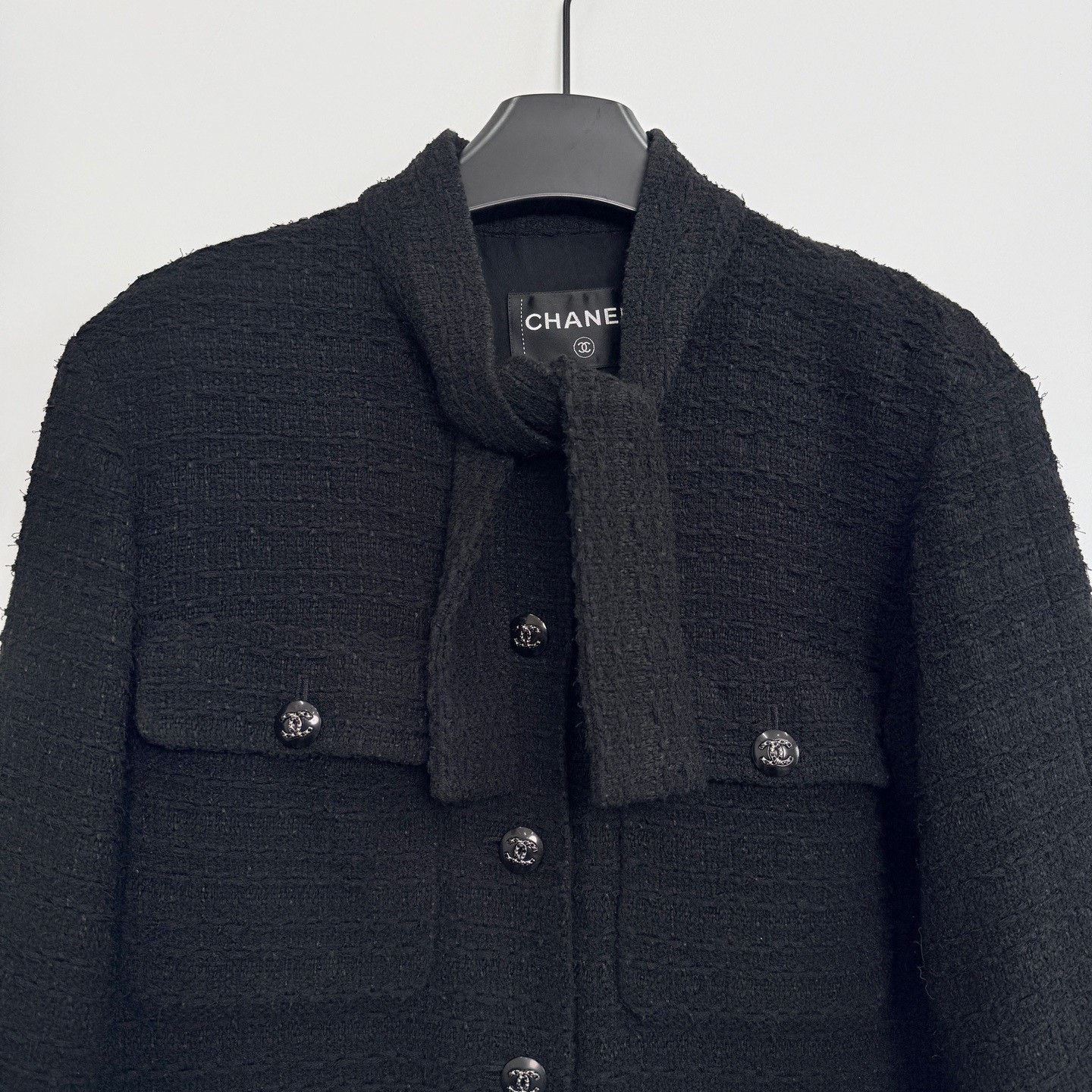 Chanel Chanel Bow Tie Black Tweed Short Jacket Size S / US 4 / IT 40 - 2 Thumbnail