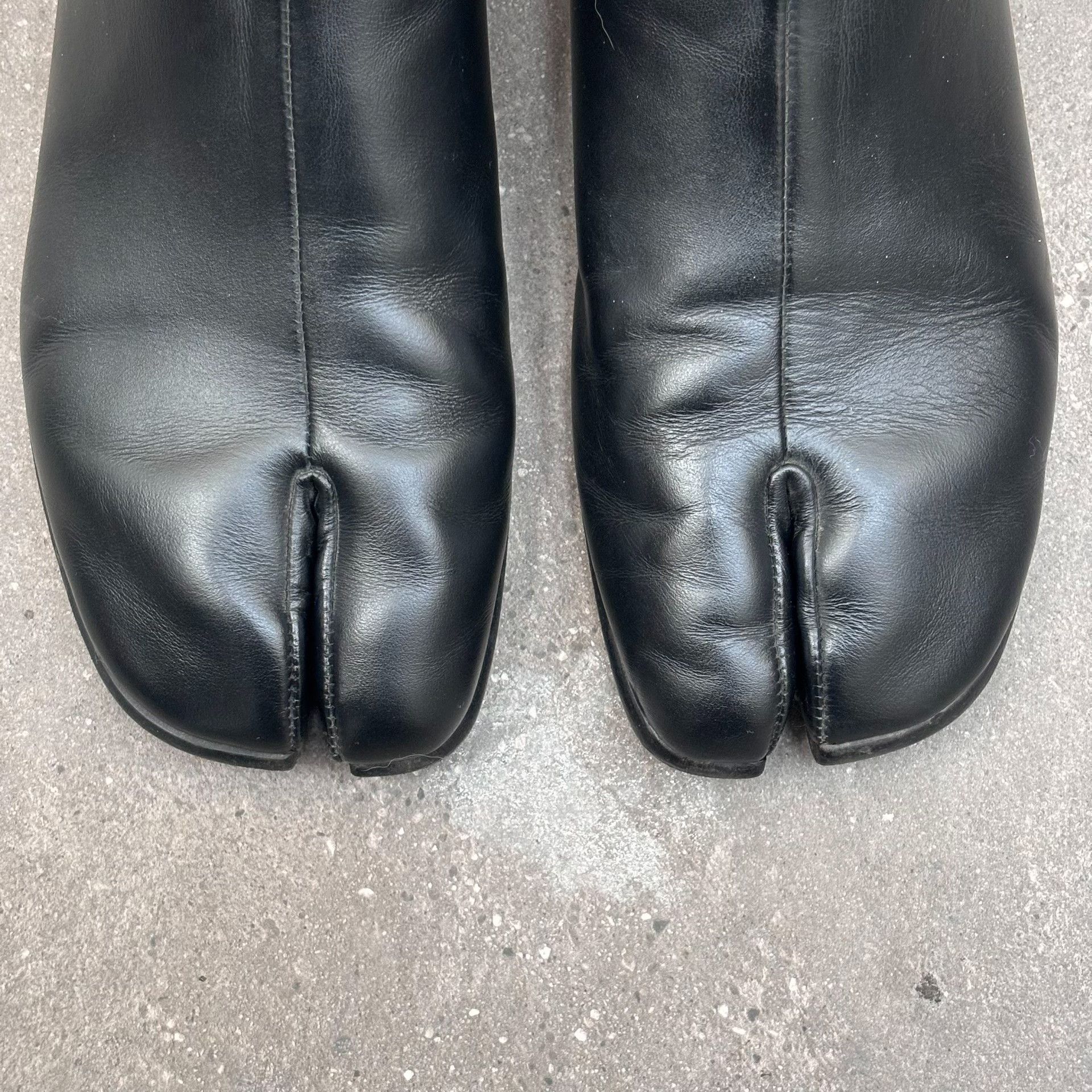 Maison Margiela Maison Margiela Monk Tabi Split-Toe Shoes Size US 7 / EU 40 - 2 Thumbnail