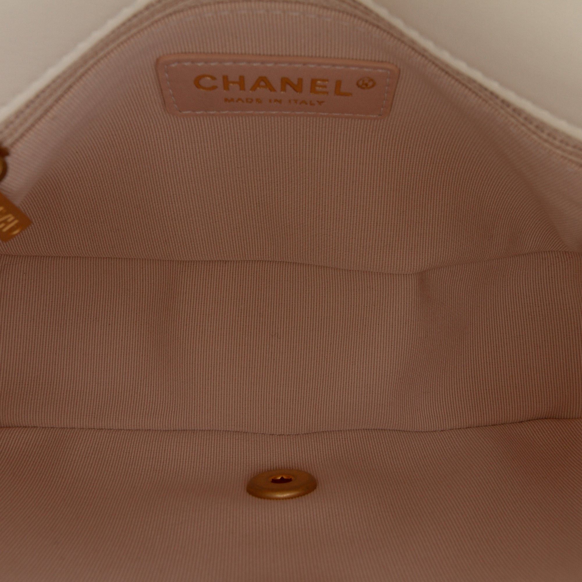 Chanel Small Quilted Lambskin On And On Chain Flap Size ONE SIZE - 4 Thumbnail