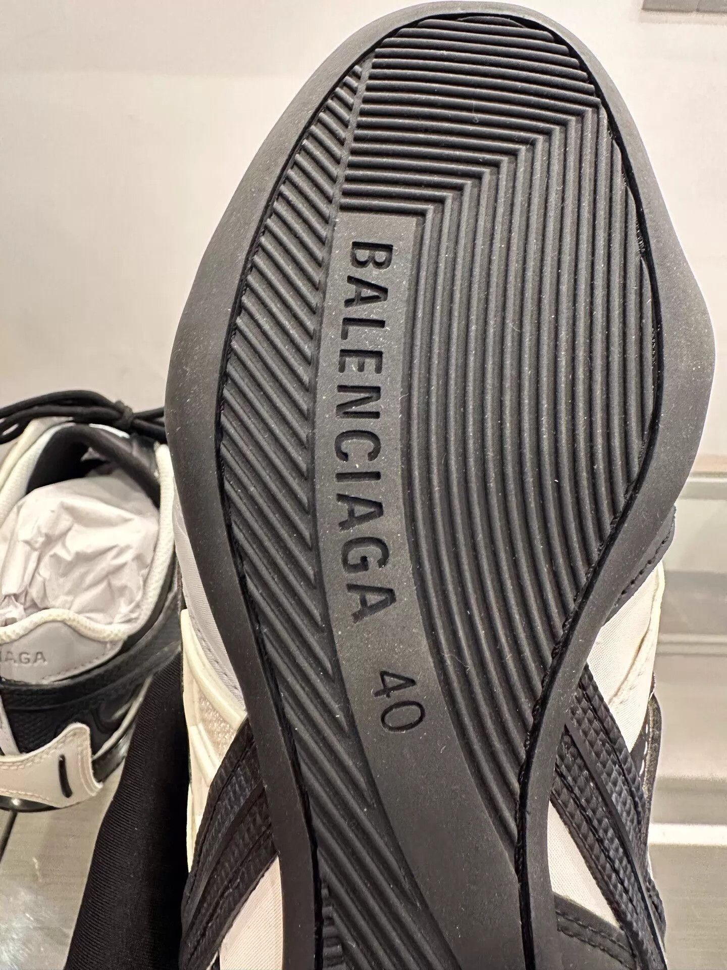 Balenciaga Multi Color Low-Top Sneakers Size 7 Size US 7 / EU 40 - 8 Thumbnail