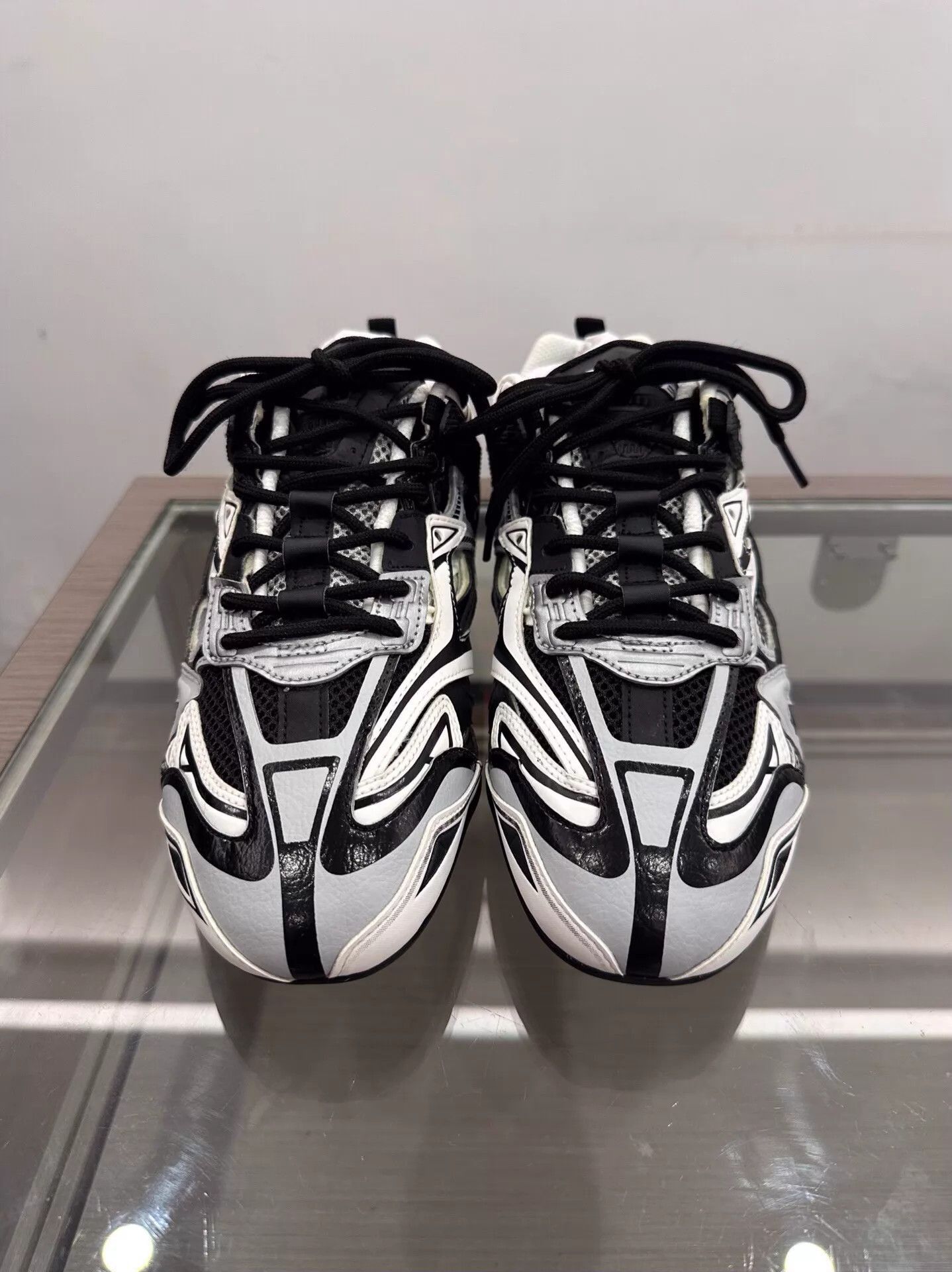 Balenciaga Multi Color Low-Top Sneakers Size 7 Size US 7 / EU 40 - 3 Thumbnail