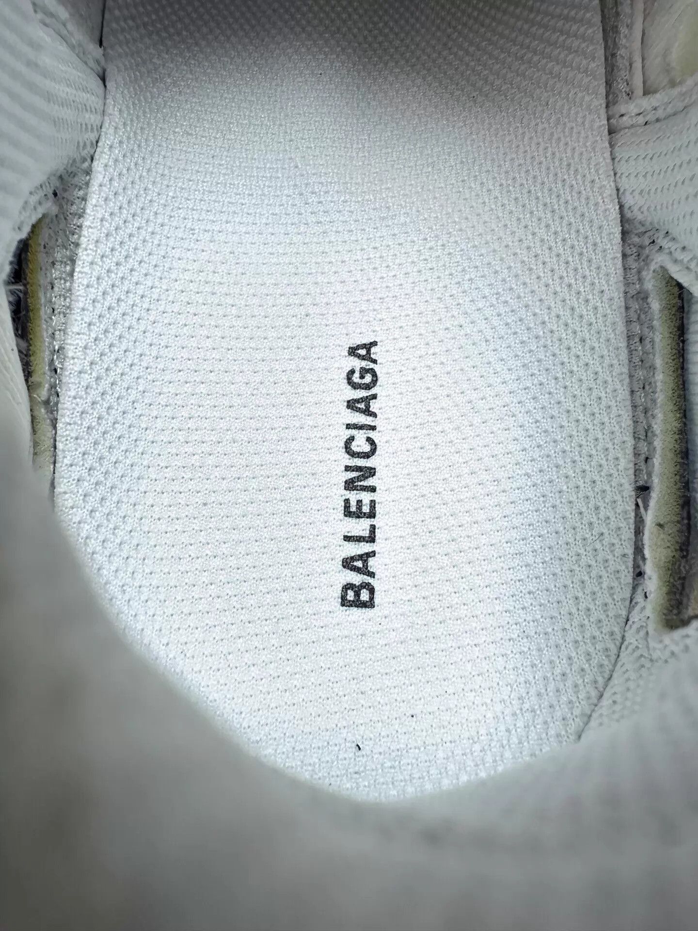 Balenciaga Multi Color Low-Top Sneakers Size 7 Size US 7 / EU 40 - 7 Thumbnail
