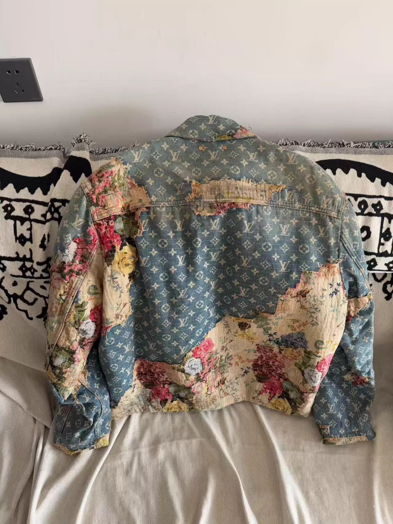 Louis Vuitton Blue Floral Patchwork Denim Jacket Size M Size US M / EU 48-50 / 2 - 3 Thumbnail
