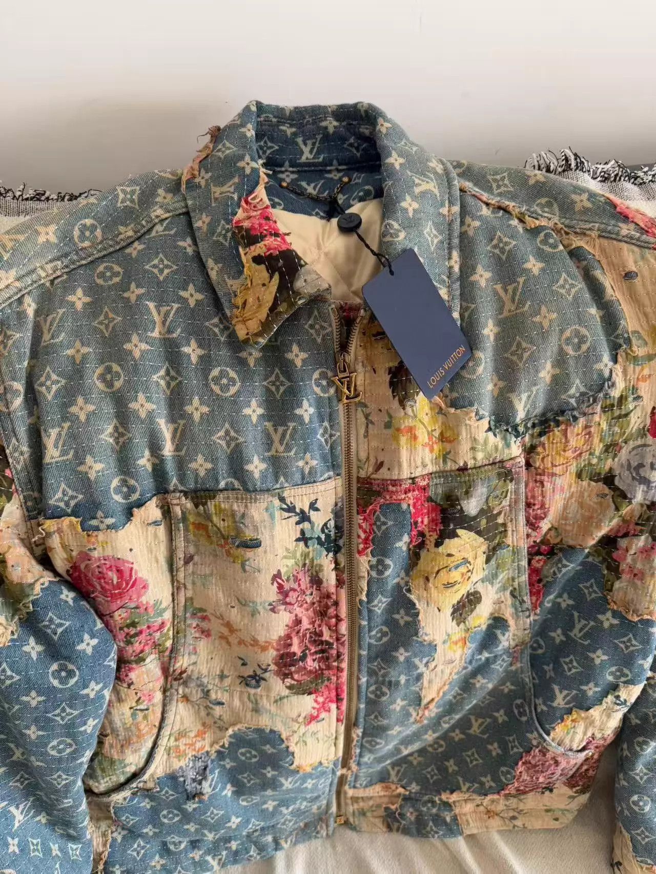 Louis Vuitton Blue Floral Patchwork Denim Jacket Size M Size US M / EU 48-50 / 2 - 2 Thumbnail