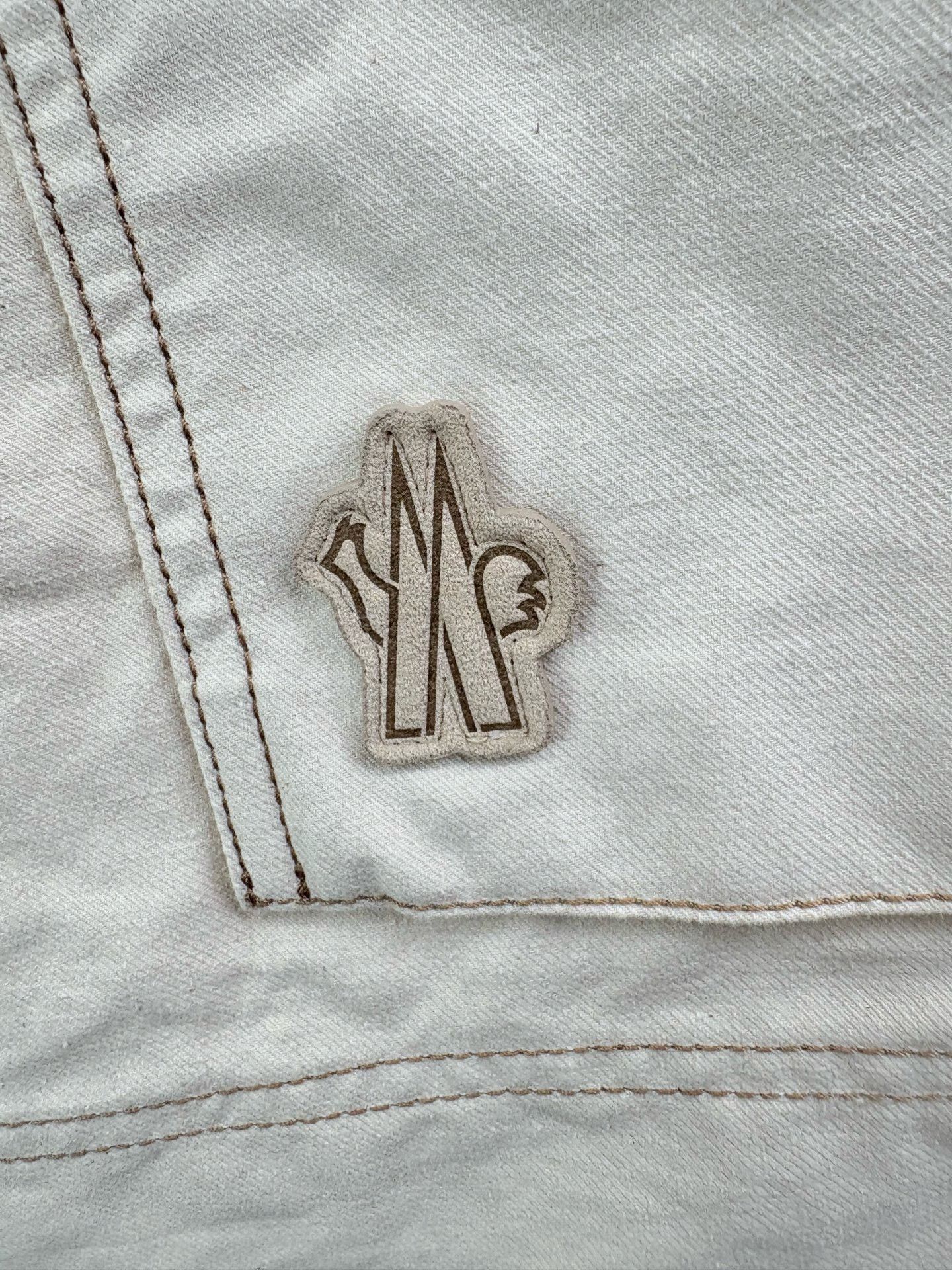 Moncler Moncler New Beige Shorts Size US 36 / EU 52 - 3 Thumbnail