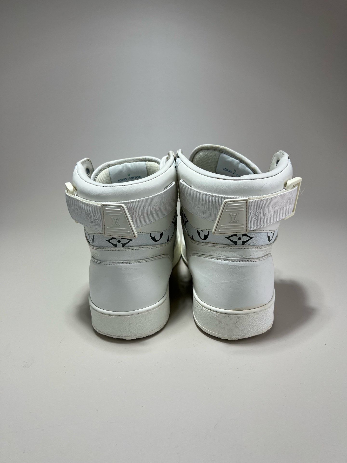 Louis Vuitton Louis Vuitton White Monogram High-Top Sneakers Size US 9 / EU 42 - 3 Thumbnail