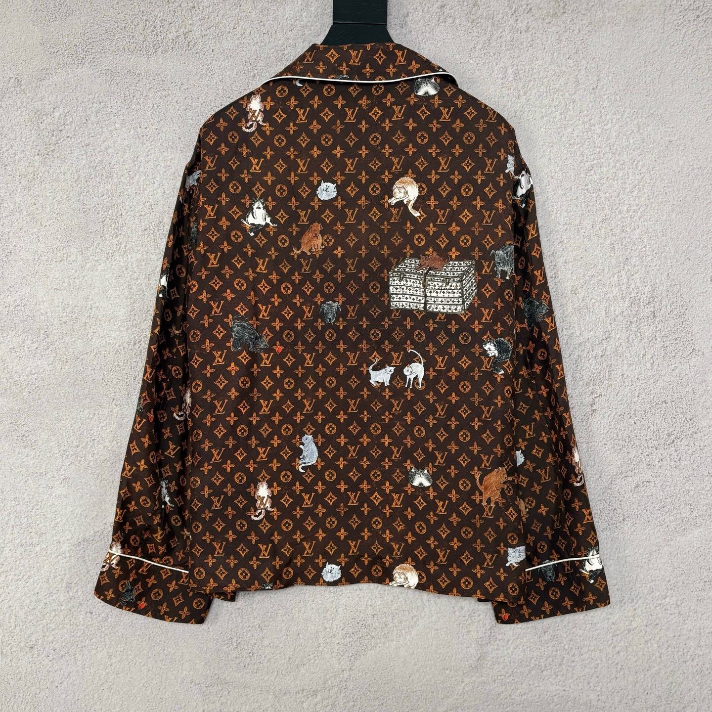 Louis Vuitton Louis Vuitton Cat Monogram Silk Top Size M / US 6-8 / IT 42-44 - 2 Thumbnail
