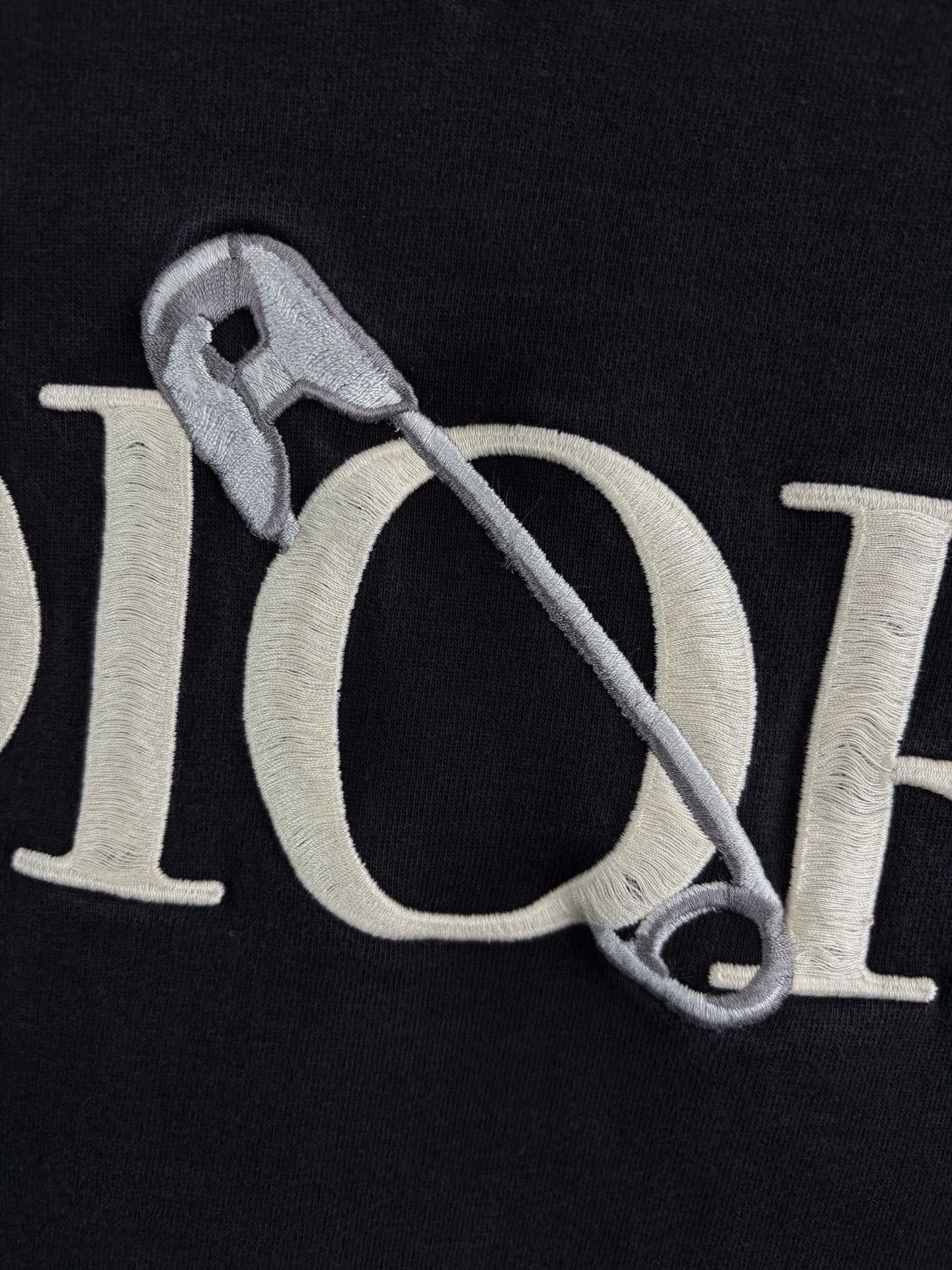 Dior DIOR Brooch Embroidery Black T-shirt Size US M / EU 48-50 / 2 - 3 Thumbnail