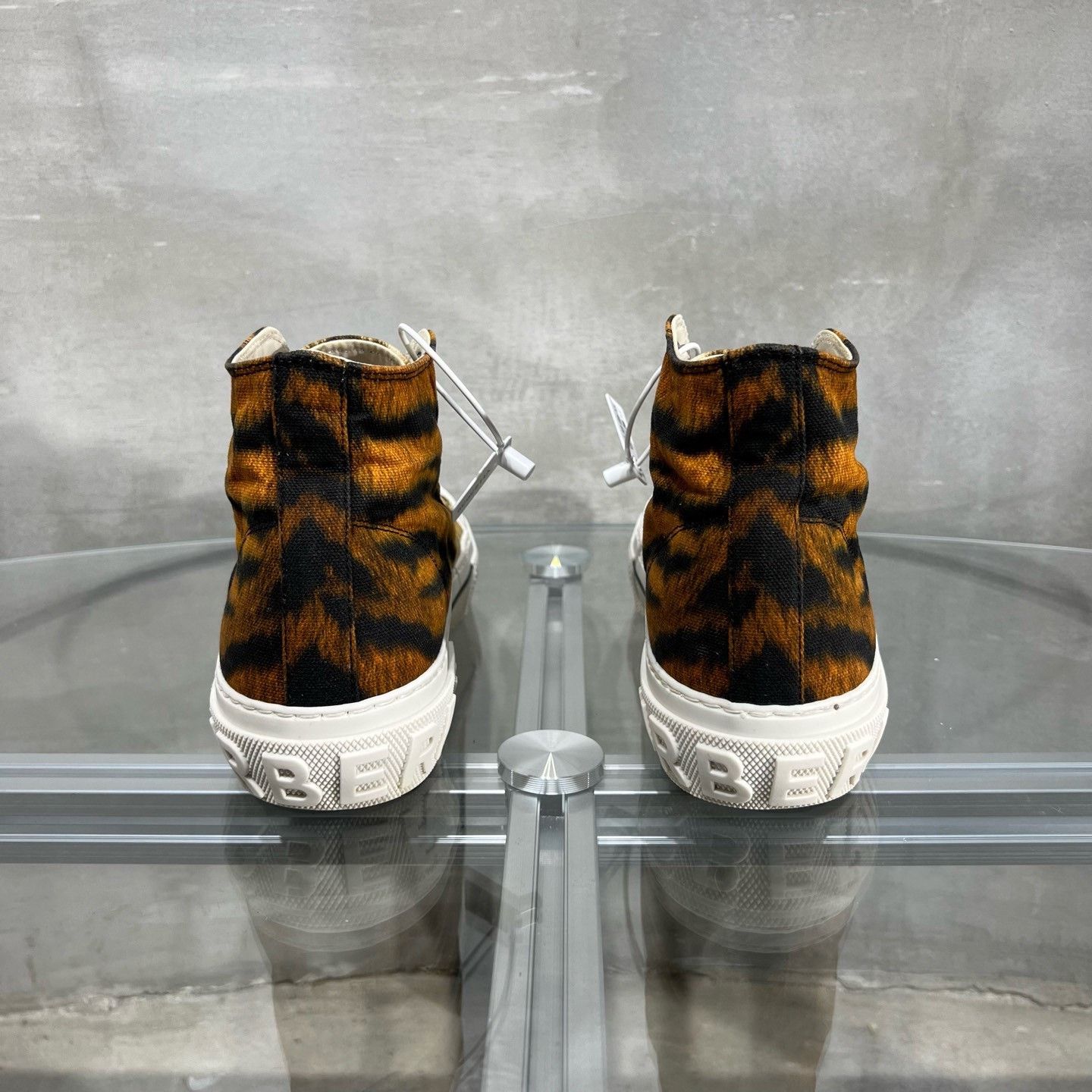 Burberry Burberry Tiger Print Sneakers Size US 9 / EU 42 - 6 Thumbnail