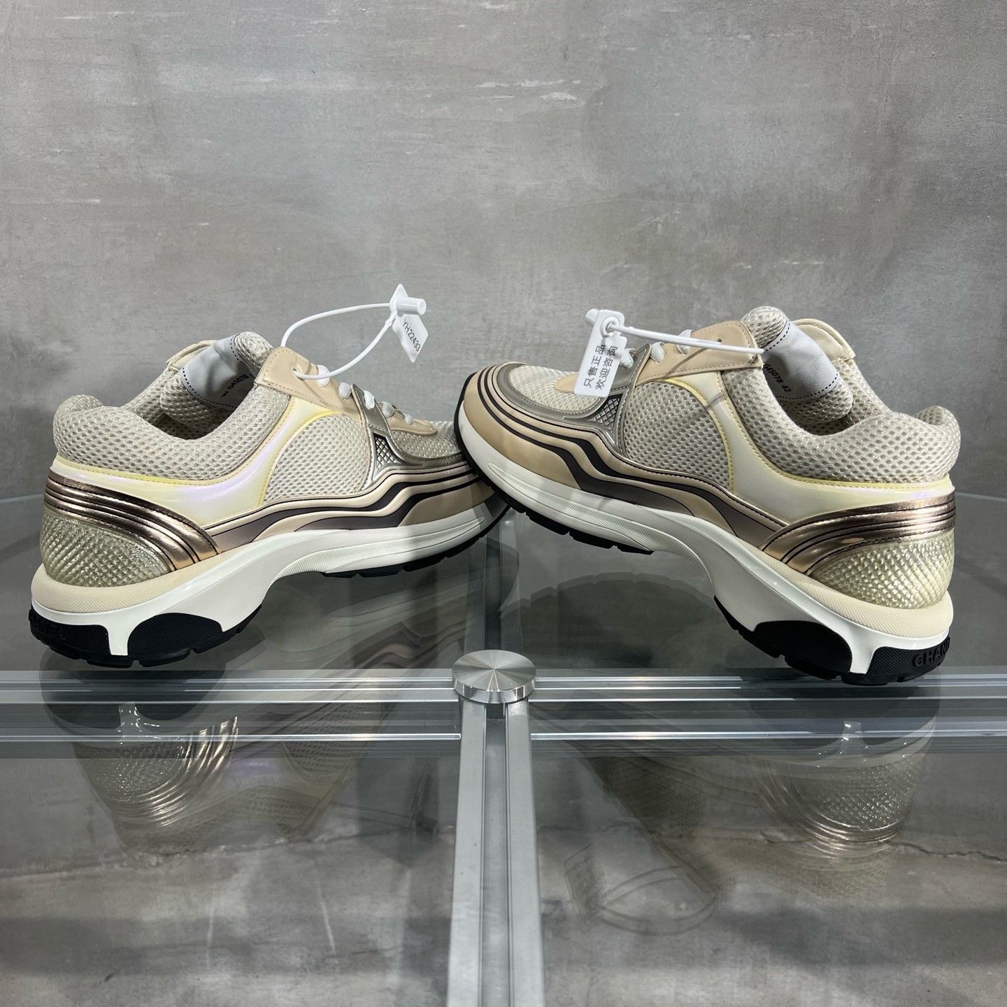 Chanel Chanel Gold Accent Sneakers Size US 9 / EU 42 - 5 Thumbnail