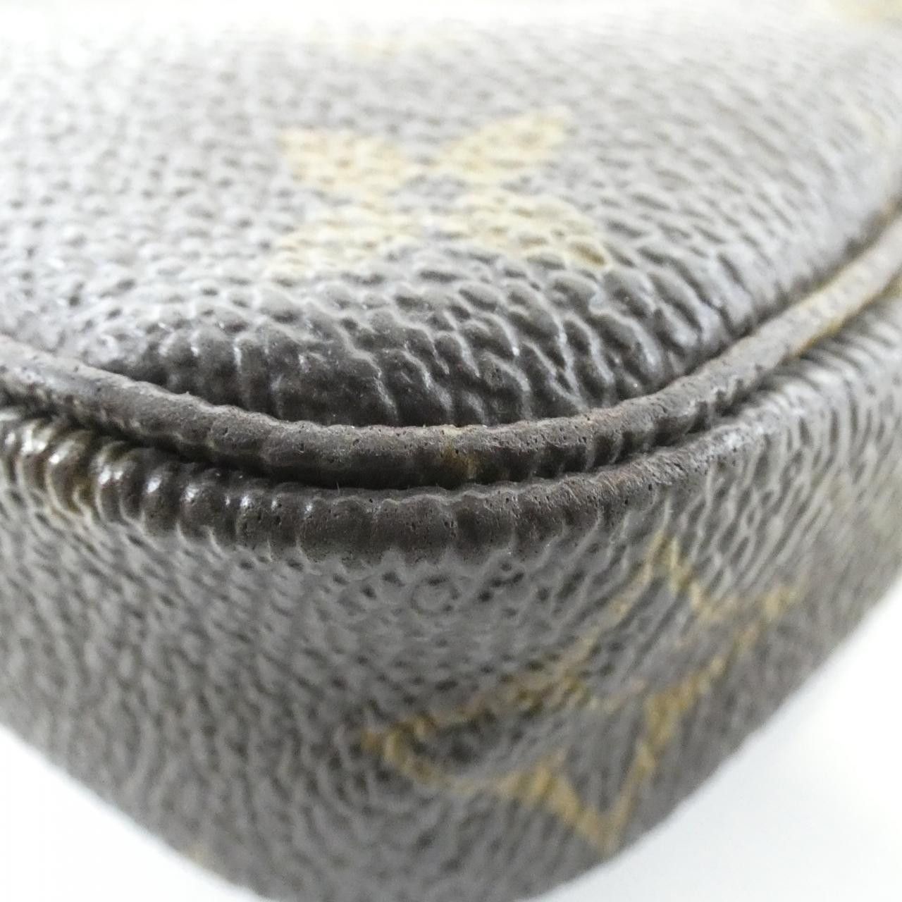 Louis Vuitton Louis Vuitton Louis Vuitton Monogram Accessory Pouch Textile Other M58009 DUTY FREE for USA Size ONE SIZE - 2 Thumbnail