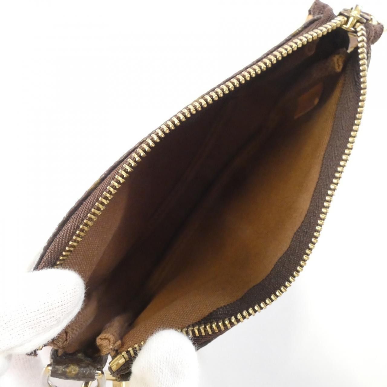Louis Vuitton Louis Vuitton Louis Vuitton Monogram Accessory Pouch Textile Other M58009 DUTY FREE for USA Size ONE SIZE - 6 Thumbnail
