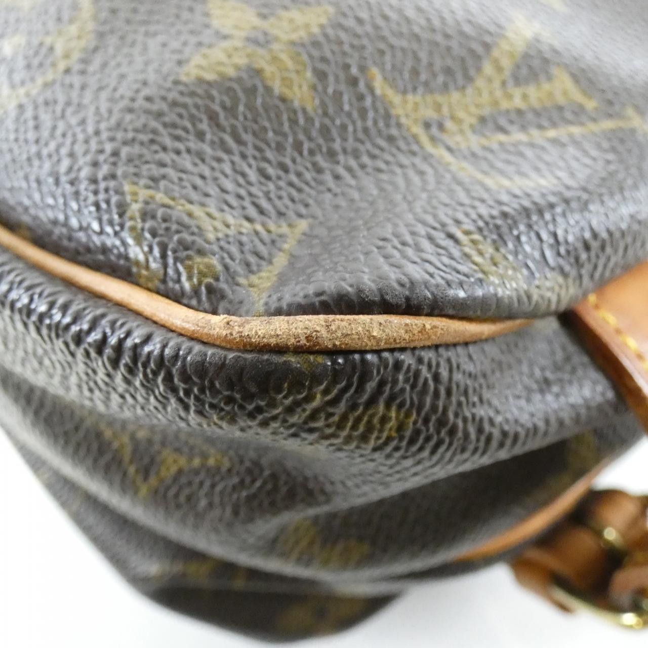 Louis Vuitton Louis Vuitton Louis Vuitton Saumur Monogram Shoulder Bag Textile Shoulder Bag M42256 DUTY FREE for USA Size ONE SIZE - 2 Thumbnail