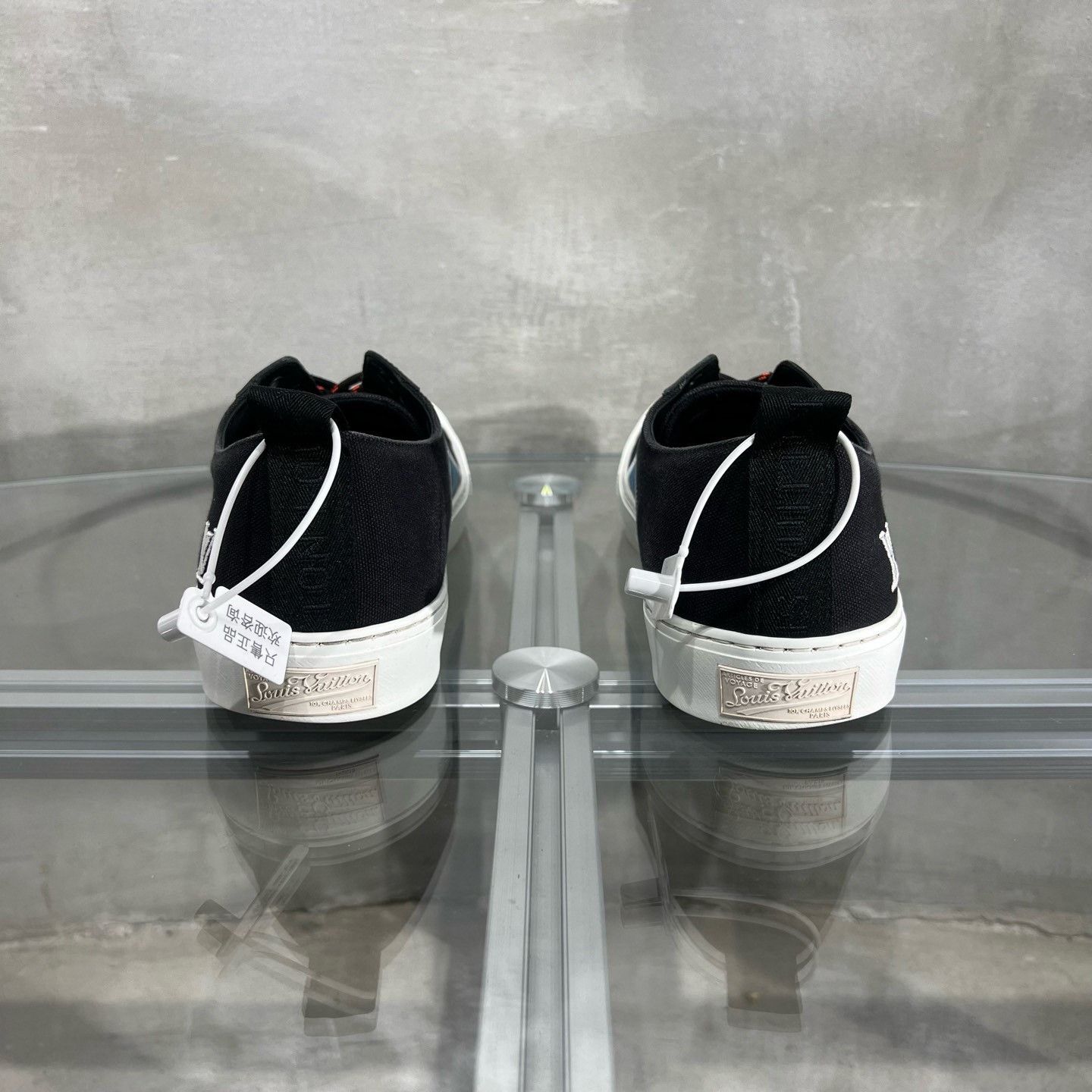 Louis Vuitton Louis Vuitton Monogram Black Orange Sneakers Size US 11 / EU 44 - 6 Thumbnail