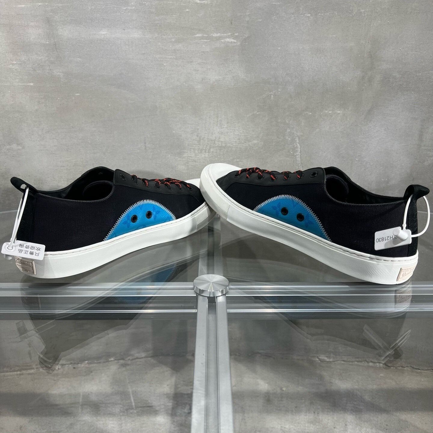 Louis Vuitton Louis Vuitton Monogram Black Orange Sneakers Size US 11 / EU 44 - 5 Thumbnail