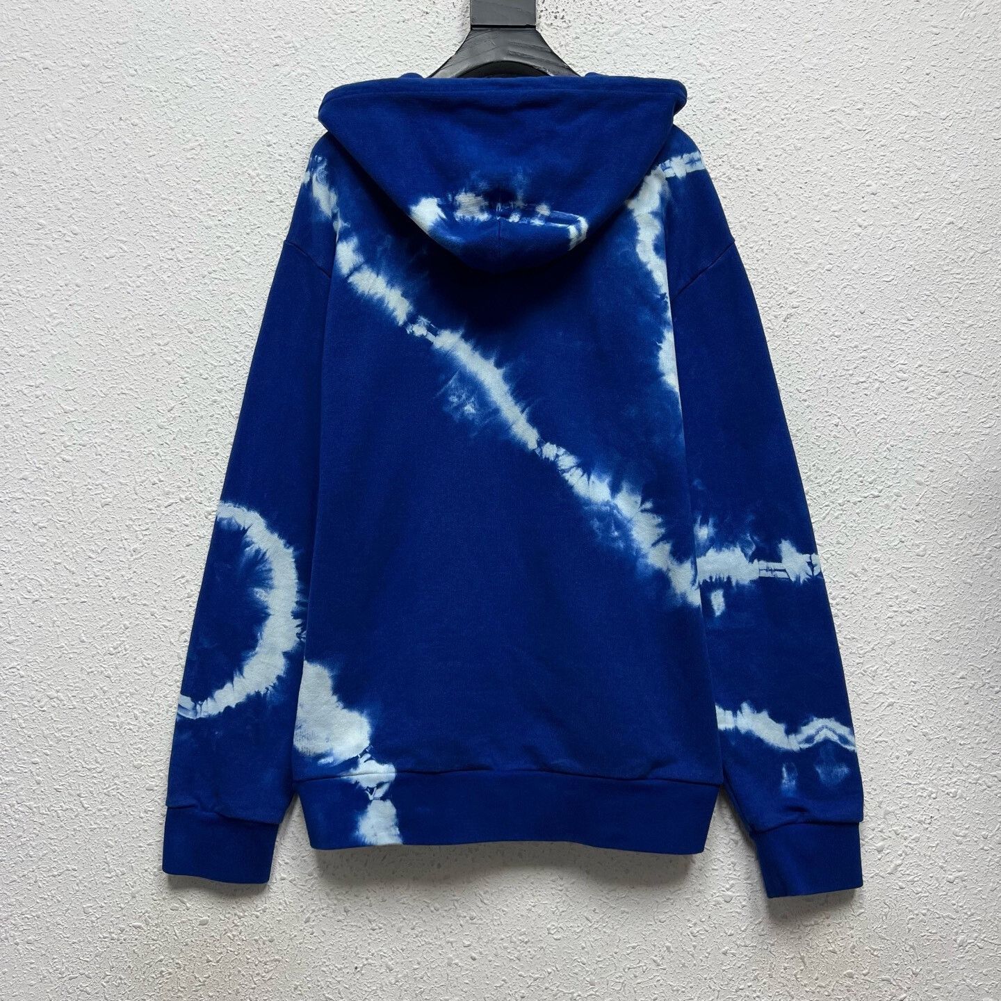 Louis Vuitton Louis Vuitton Blue Logo Tie-Dye Hoodie Size US M / EU 48-50 / 2 - 2 Thumbnail