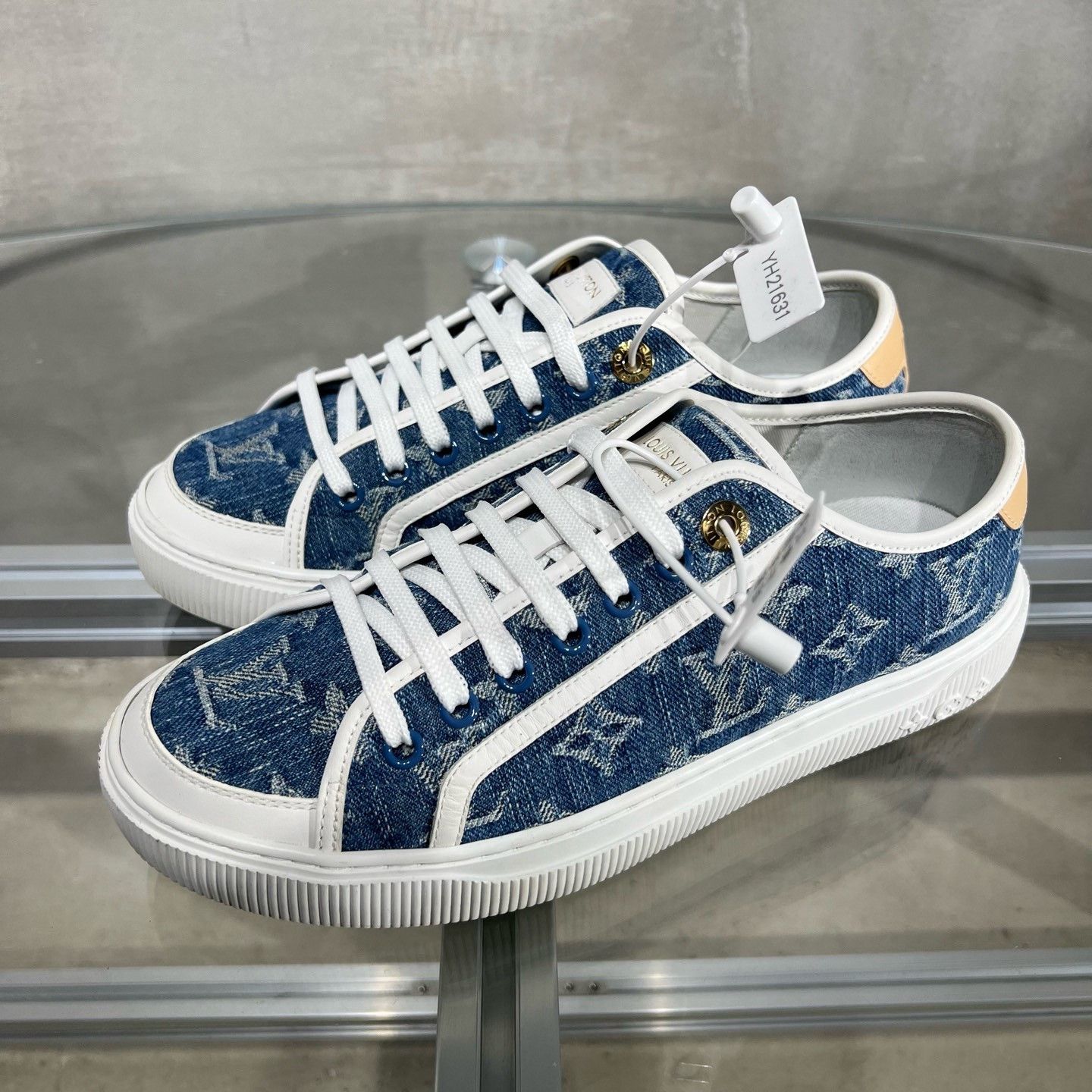Louis Vuitton Louis Vuitton Blue Denim Monogram Sneakers Size US 7.5 / IT 37.5 - 2 Thumbnail