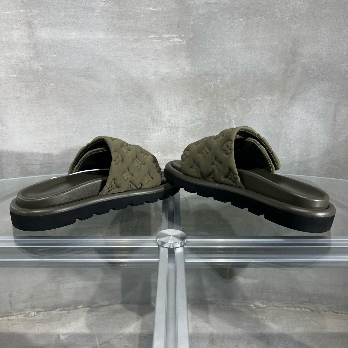 Louis Vuitton Louis Vuitton Monogram Embossed Slippers Women Size US 6 / IT 36 - 5 Thumbnail