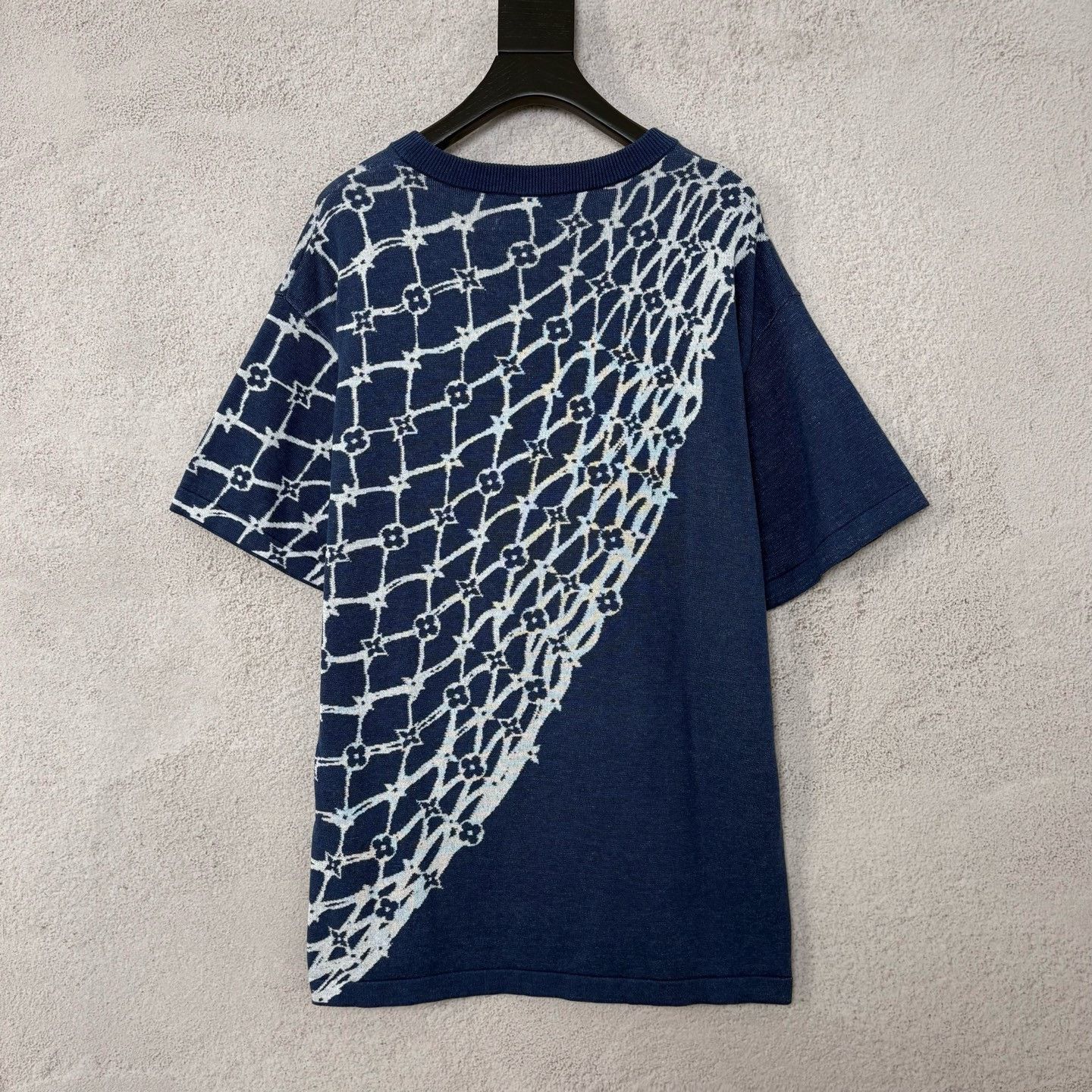 Louis Vuitton Louis Vuitton Fishnet Print Crewneck T-Shirt Size US L / EU 52-54 / 3 - 2 Thumbnail