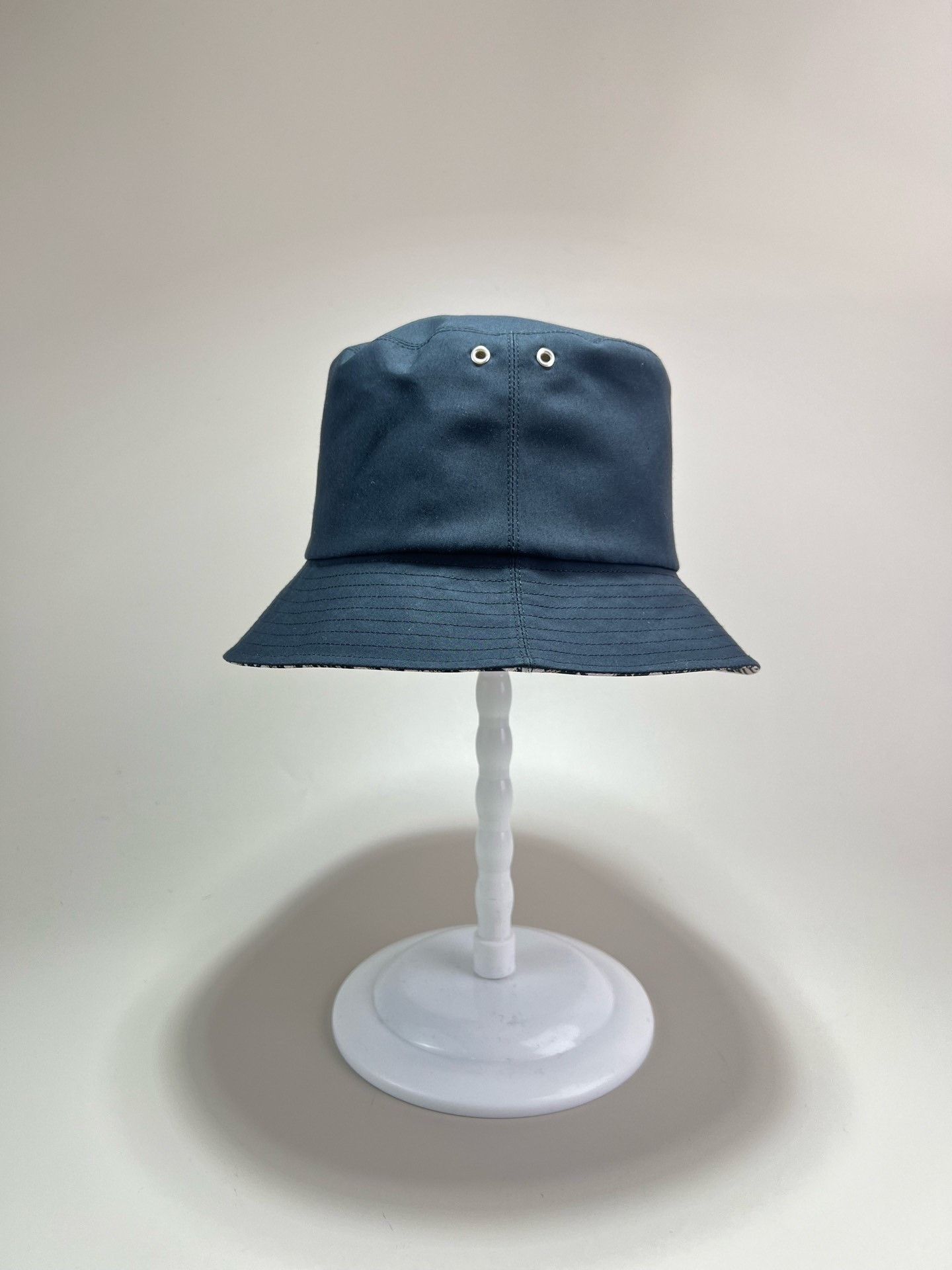 Dior DIOR Double-sided Logo Bucket Hat Size ONE SIZE - 2 Thumbnail