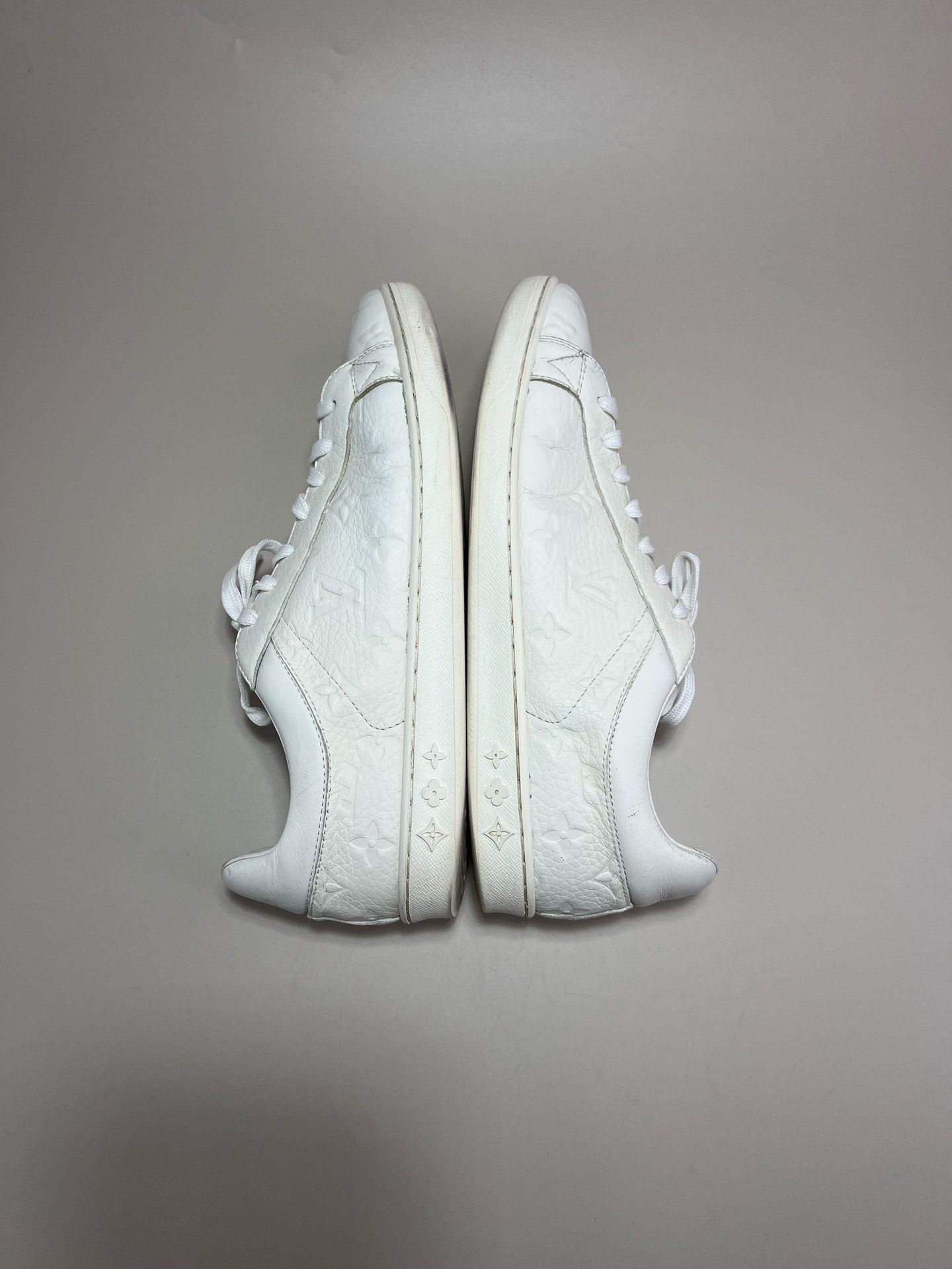 Louis Vuitton Louis Vuitton White Embossed Logo Low-Top Sneakers Size US 9 / EU 42 - 5 Thumbnail