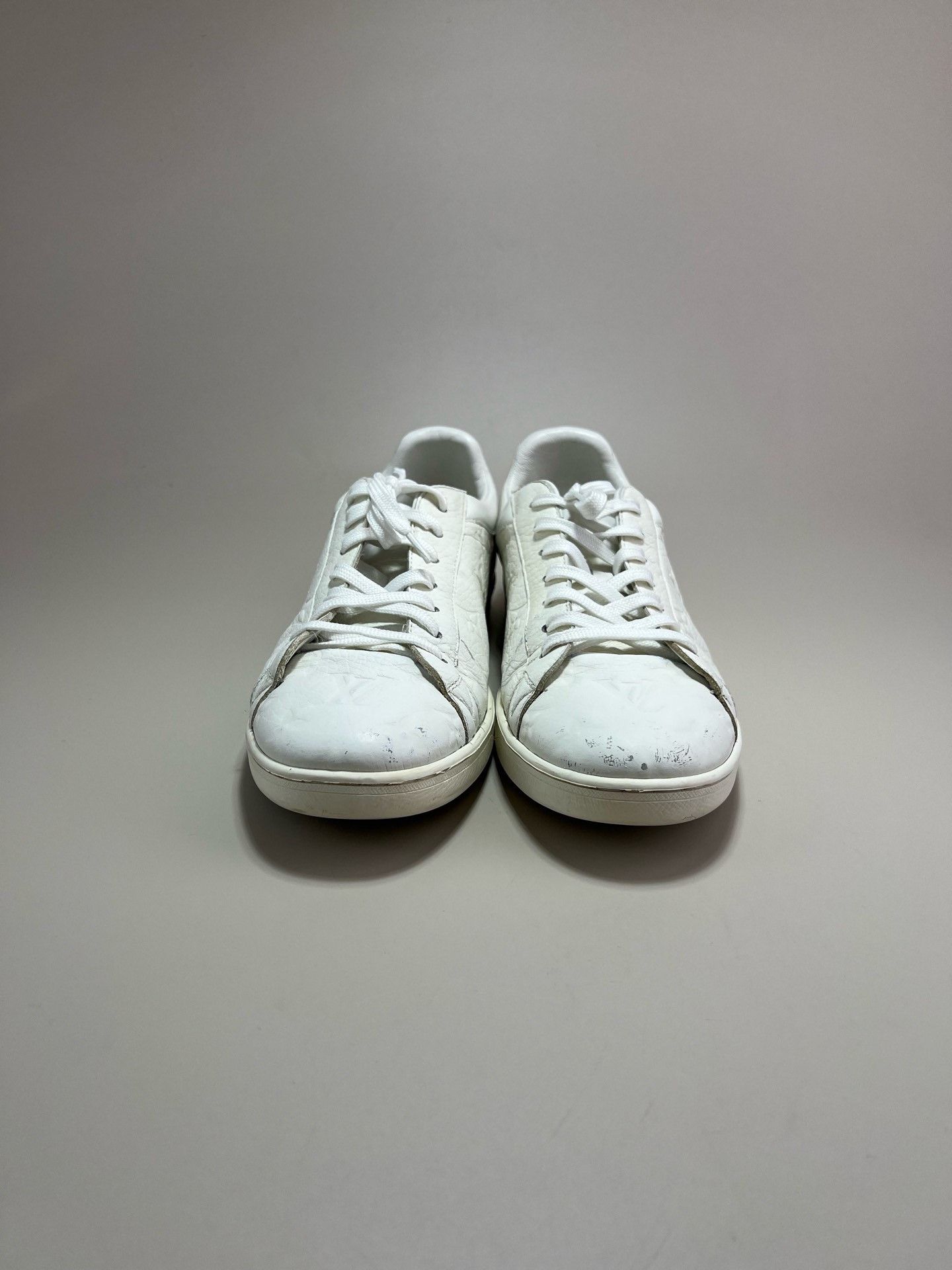 Louis Vuitton Louis Vuitton White Embossed Logo Low-Top Sneakers Size US 9 / EU 42 - 2 Thumbnail