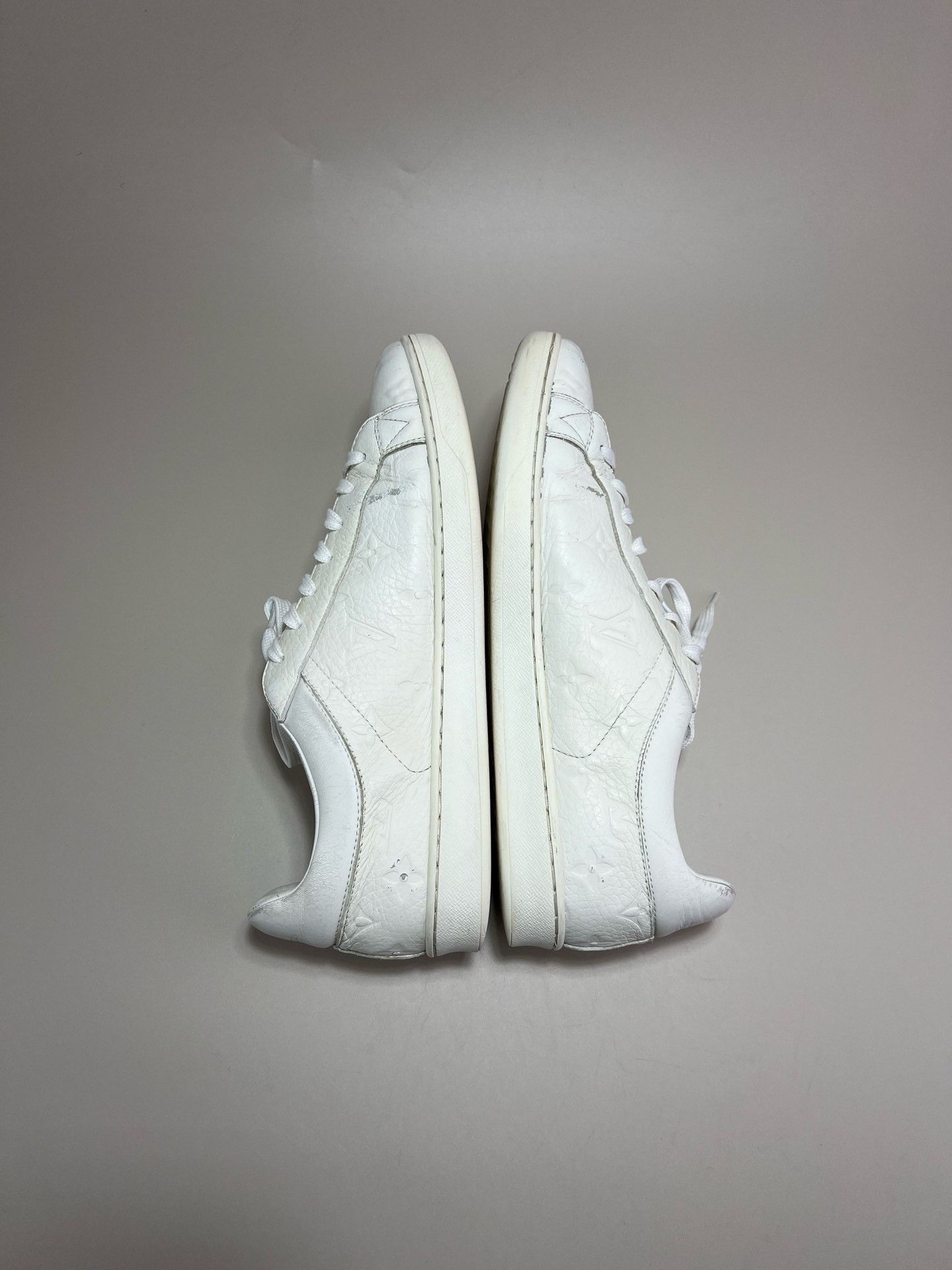 Louis Vuitton Louis Vuitton White Embossed Logo Low-Top Sneakers Size US 9 / EU 42 - 4 Thumbnail