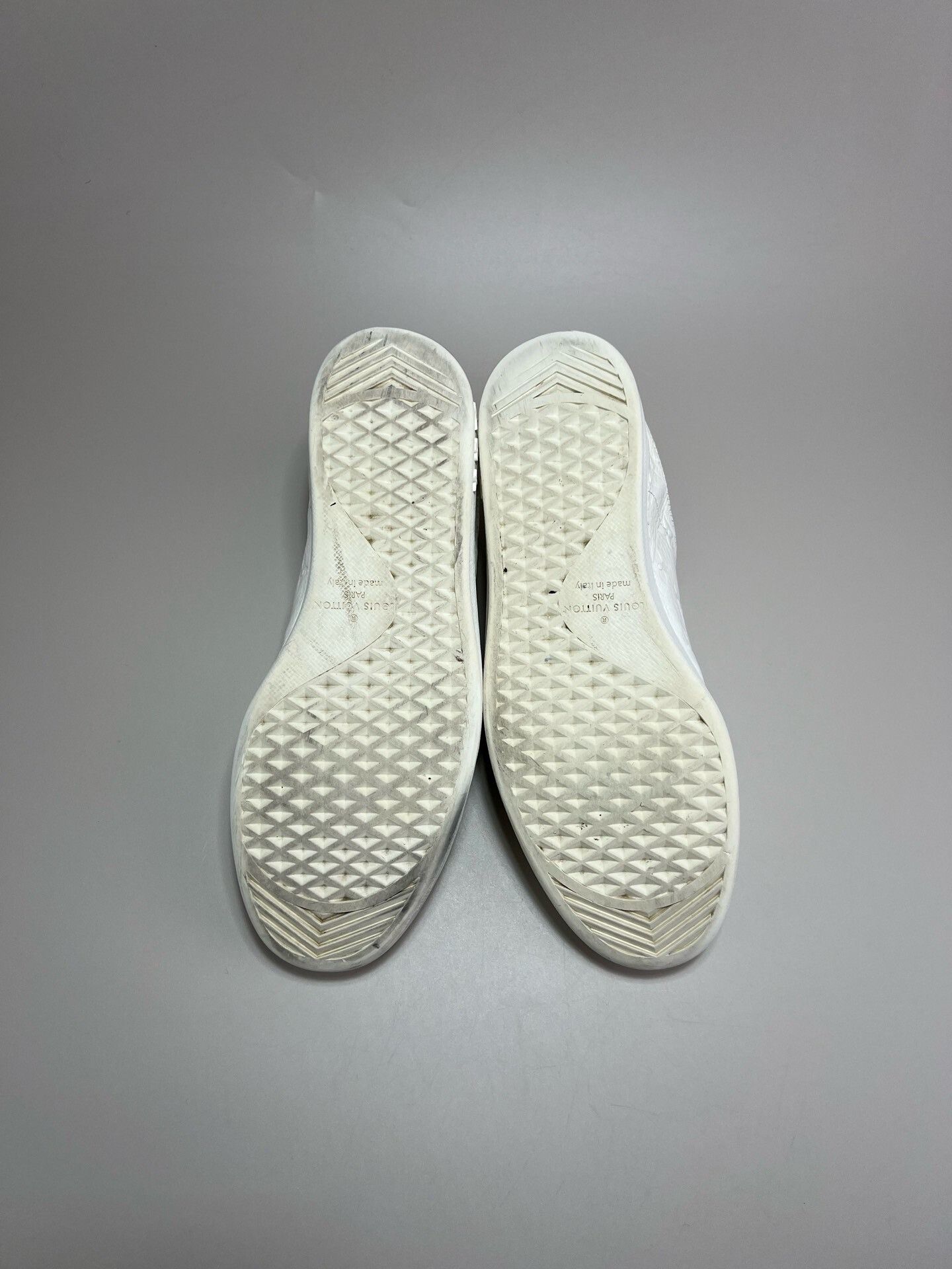 Louis Vuitton Louis Vuitton White Embossed Logo Low-Top Sneakers Size US 9 / EU 42 - 6 Thumbnail