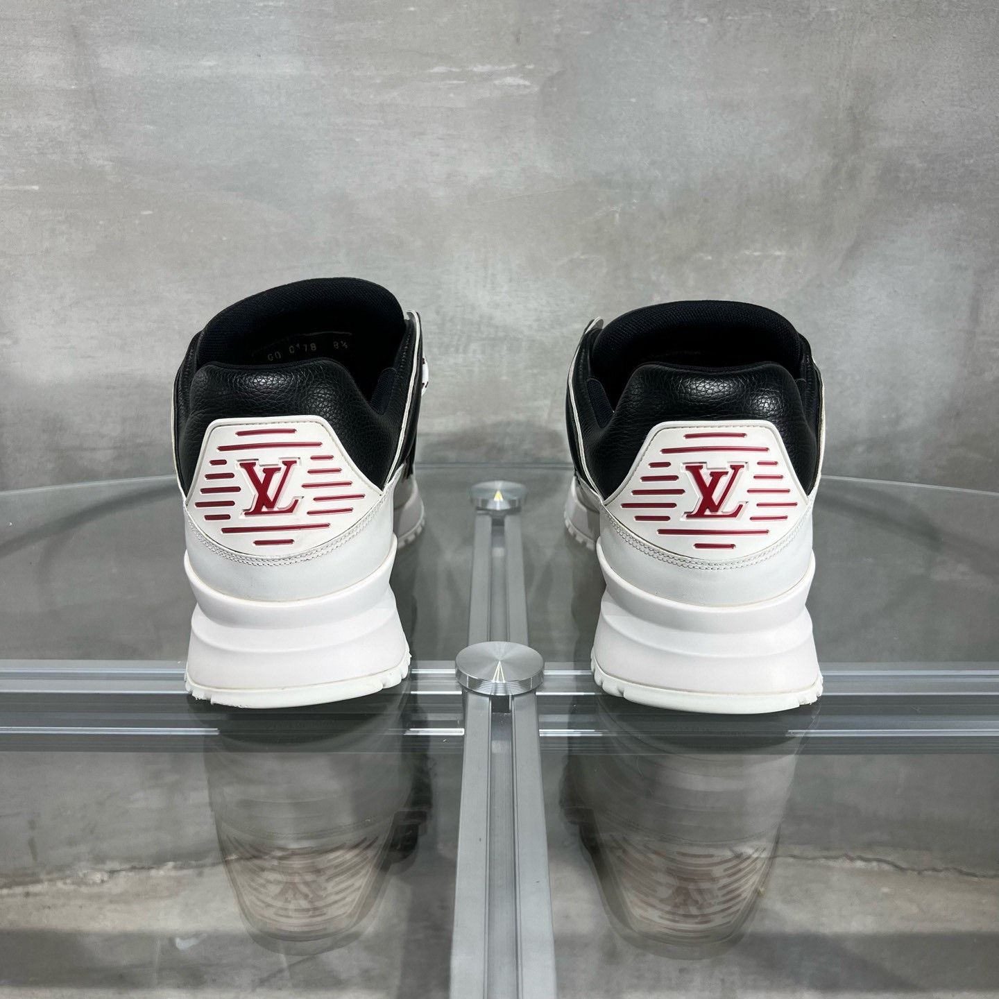 Louis Vuitton Louis Vuitton LV Sports Shoes Size US 10.5 / EU 43-44 - 6 Thumbnail