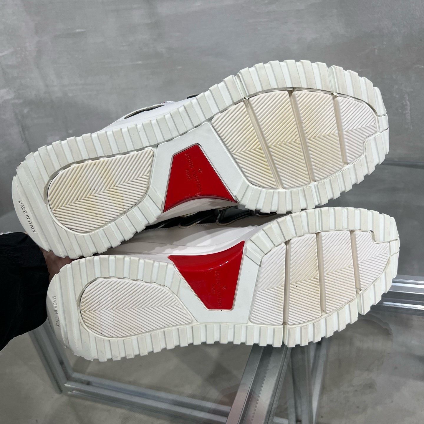 Louis Vuitton Louis Vuitton LV Sports Shoes Size US 10.5 / EU 43-44 - 7 Thumbnail