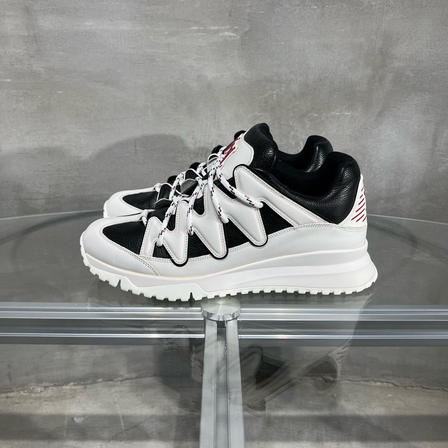 Louis Vuitton Louis Vuitton LV Sports Shoes Size US 10.5 / EU 43-44 - 3 Thumbnail